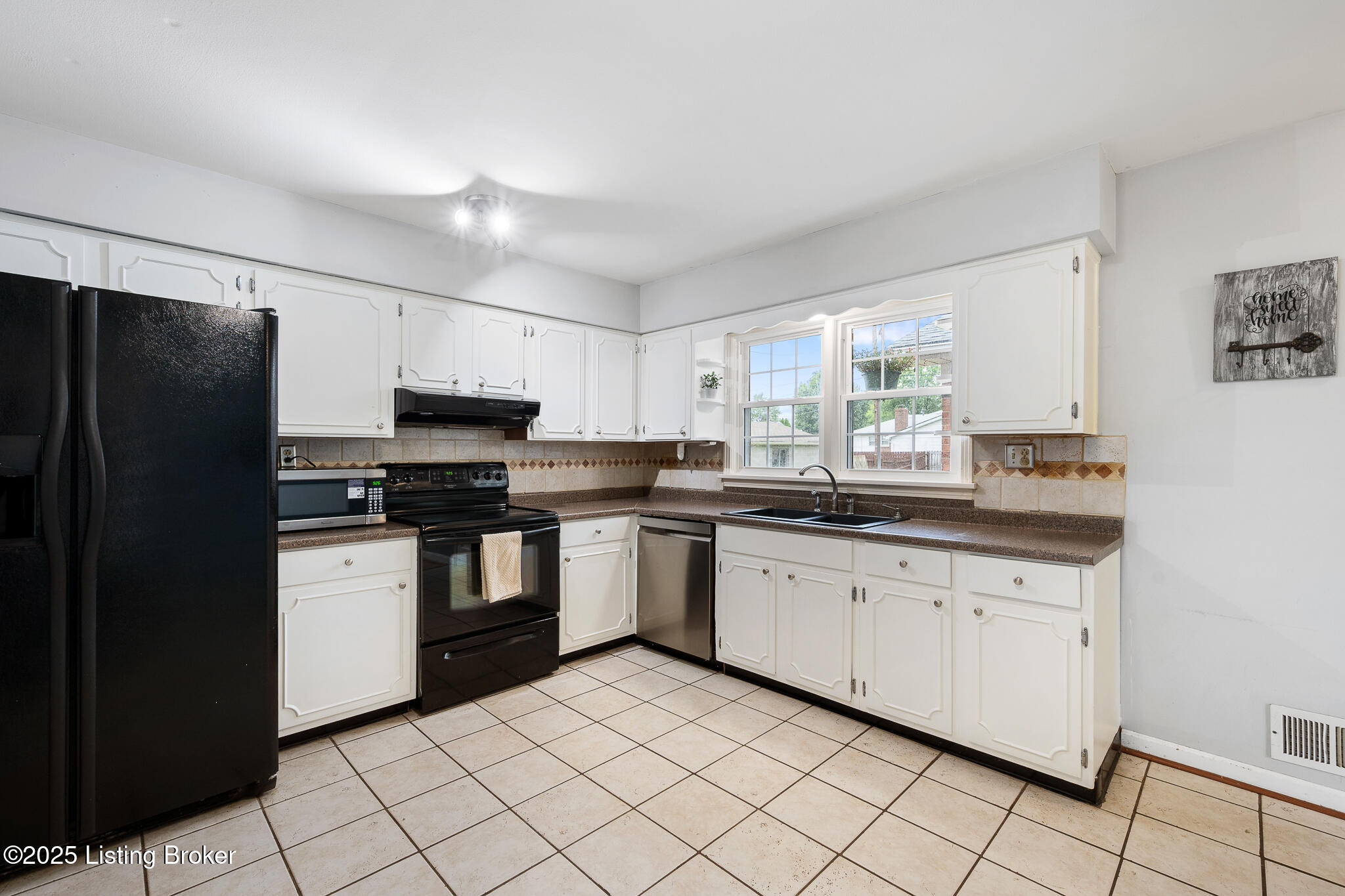 8215 Siesta Way