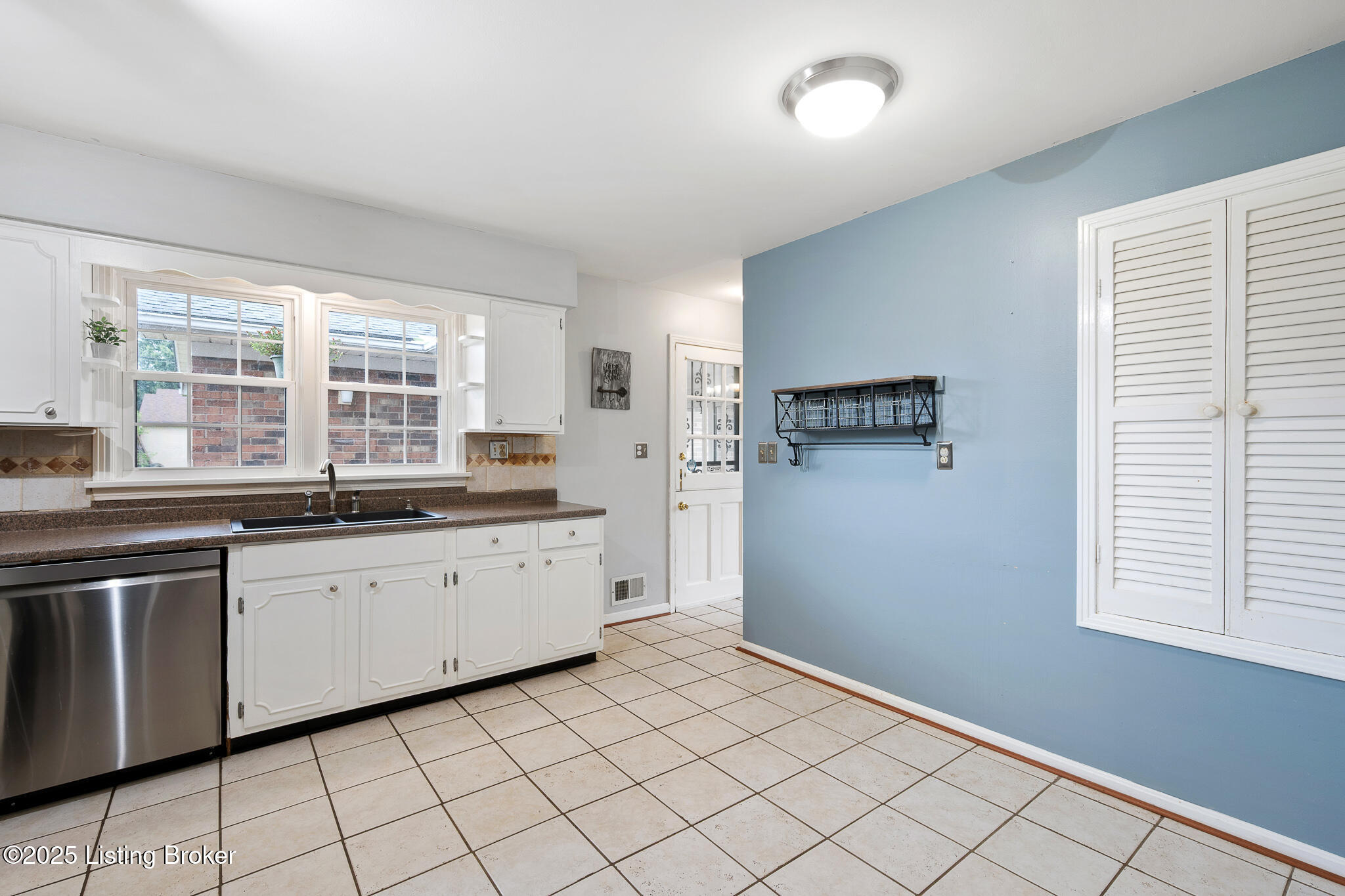 8215 Siesta Way