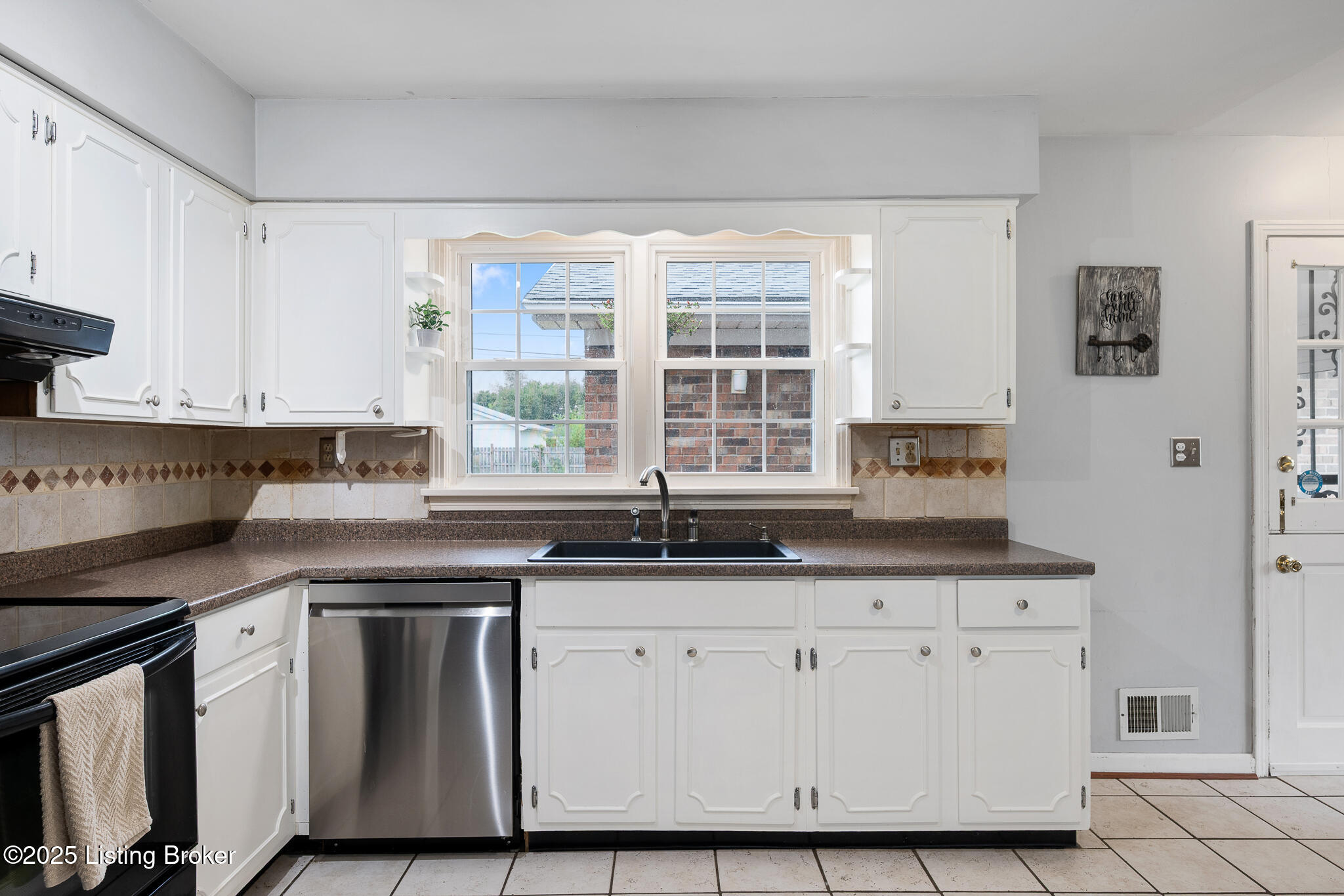 8215 Siesta Way