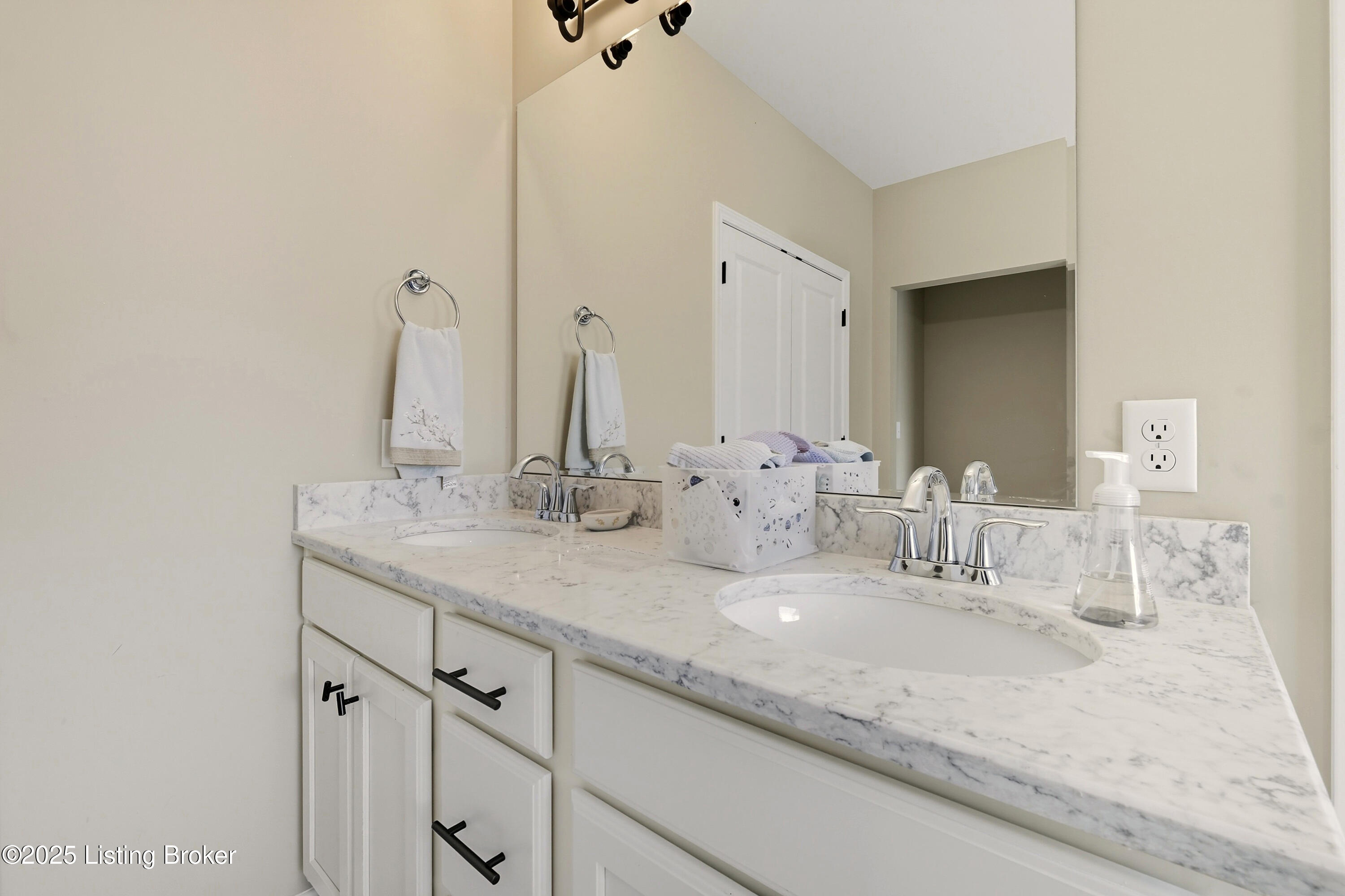 4224 Kenlie Wynde Way, Louisville