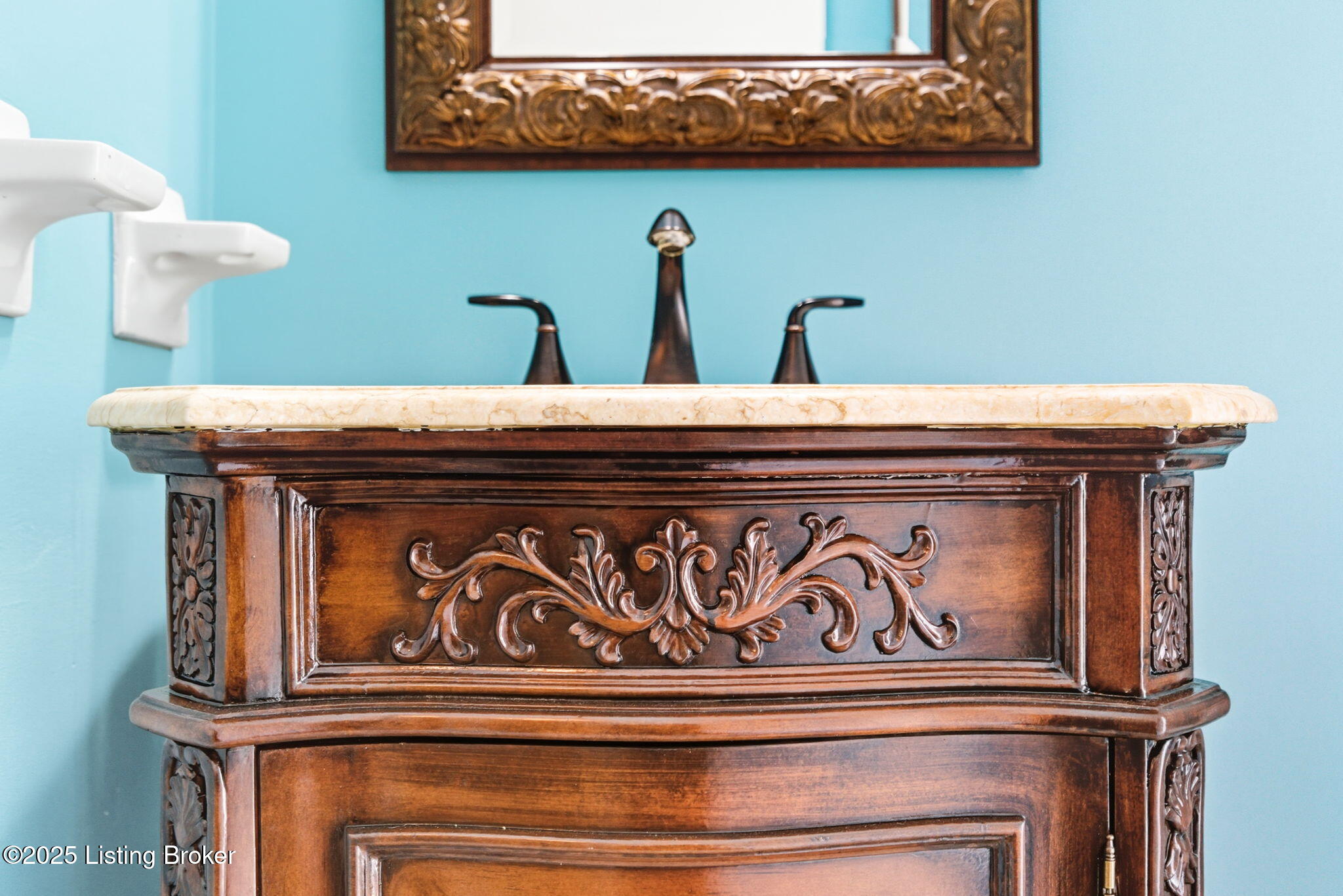 1018 Sir Lancelot Ln