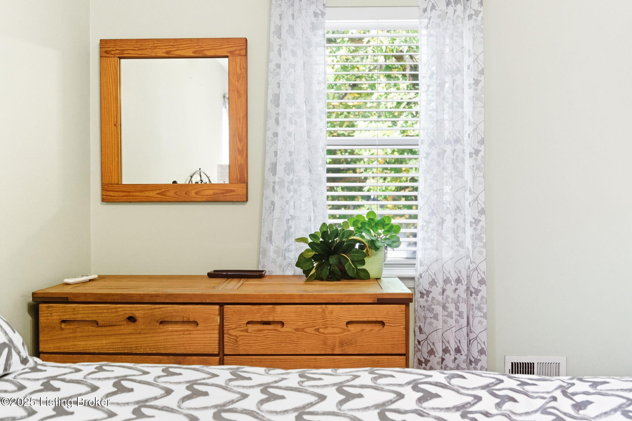 1018 Sir Lancelot Ln