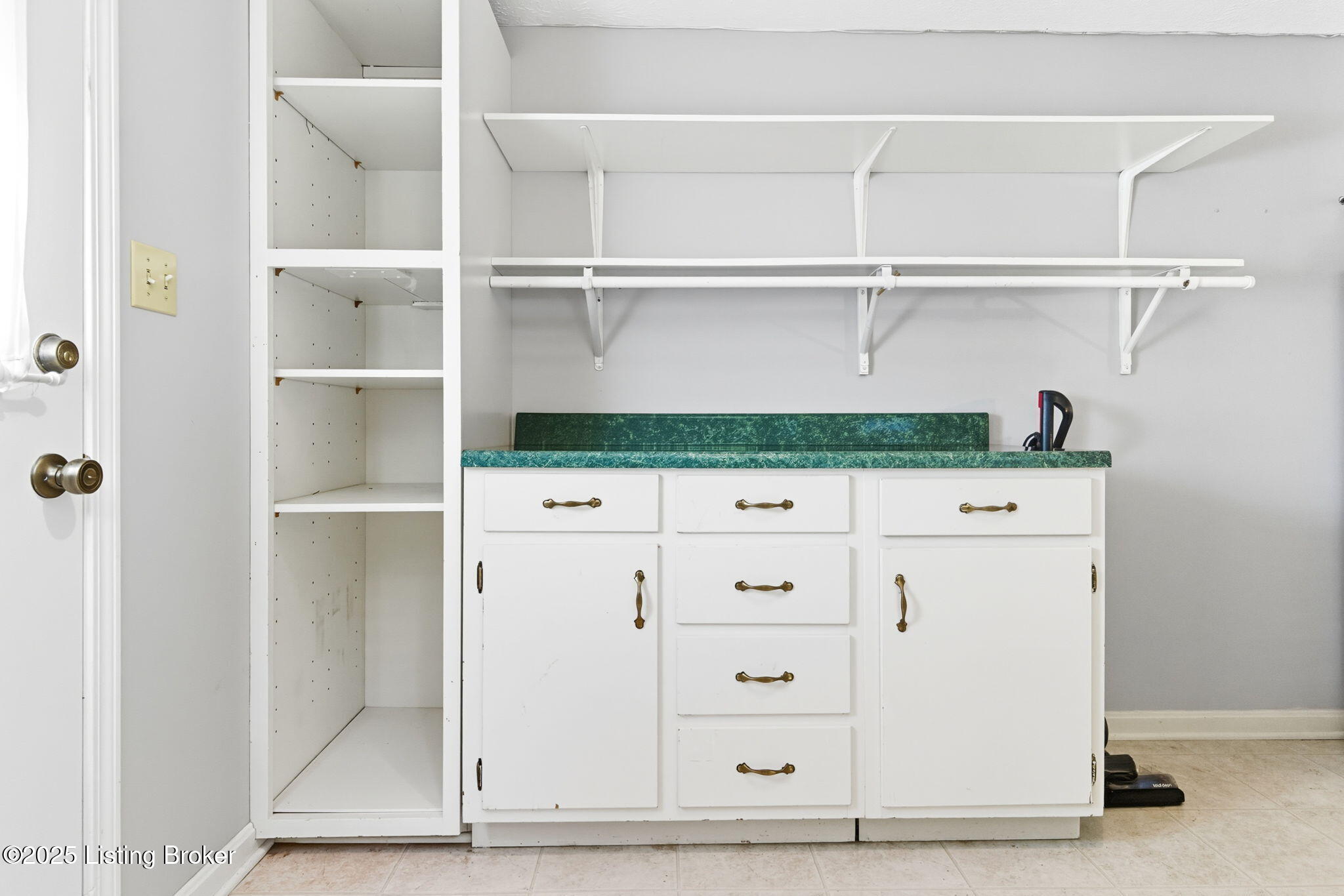 1018 Sir Lancelot Ln