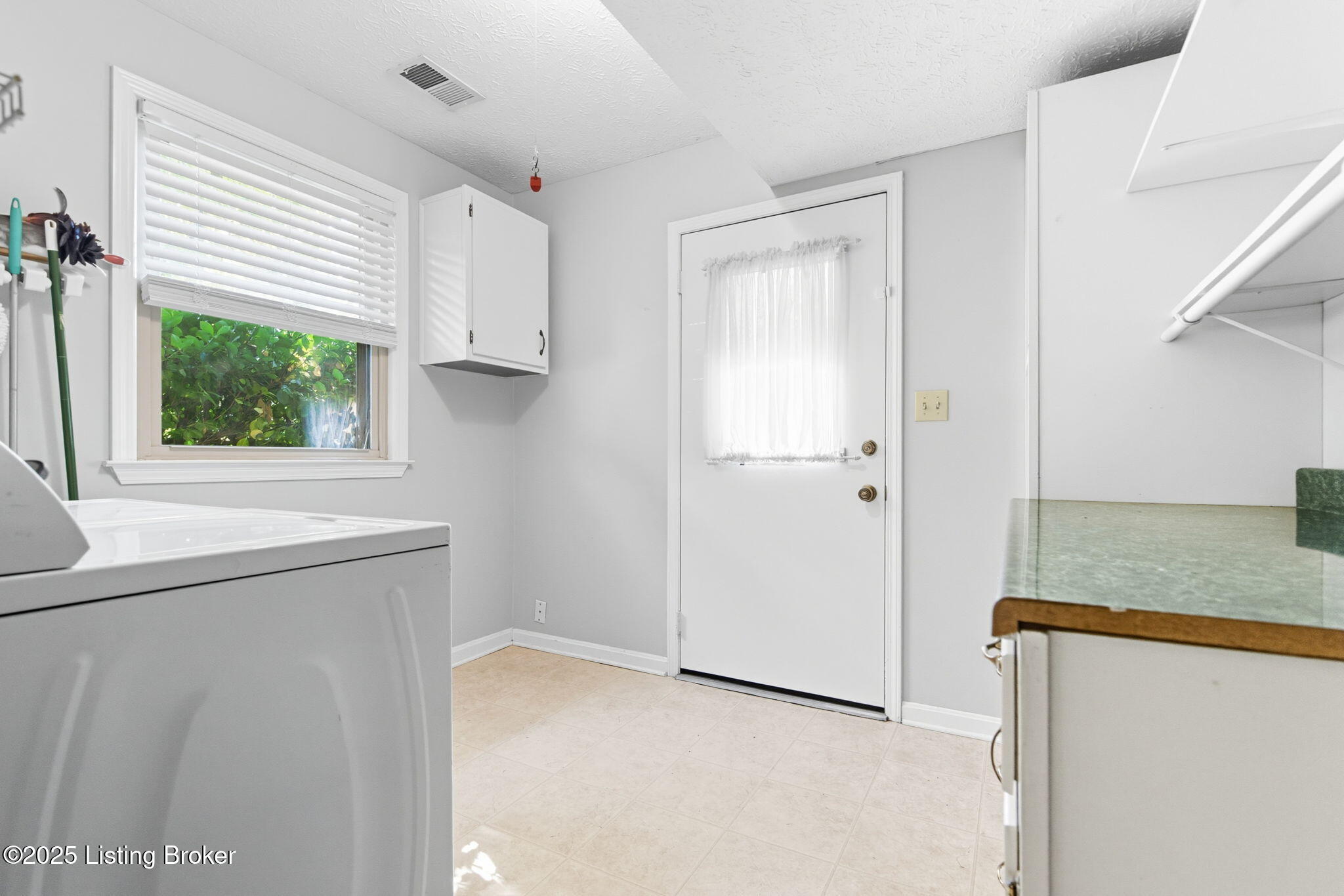 1018 Sir Lancelot Ln