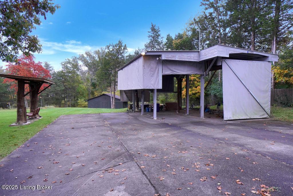 2302 Forrest Park Dr