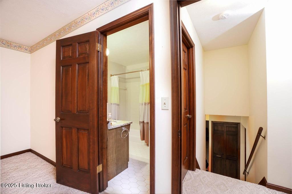 2302 Forrest Park Dr