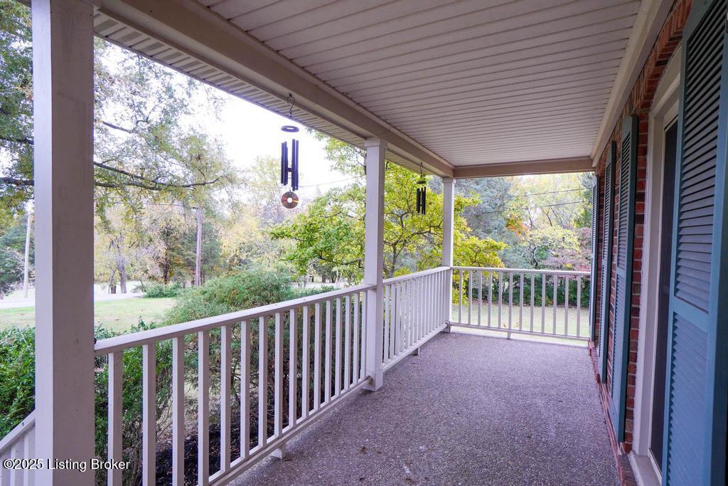 2302 Forrest Park Dr