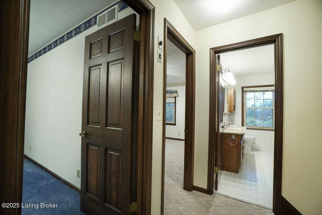 2302 Forrest Park Dr