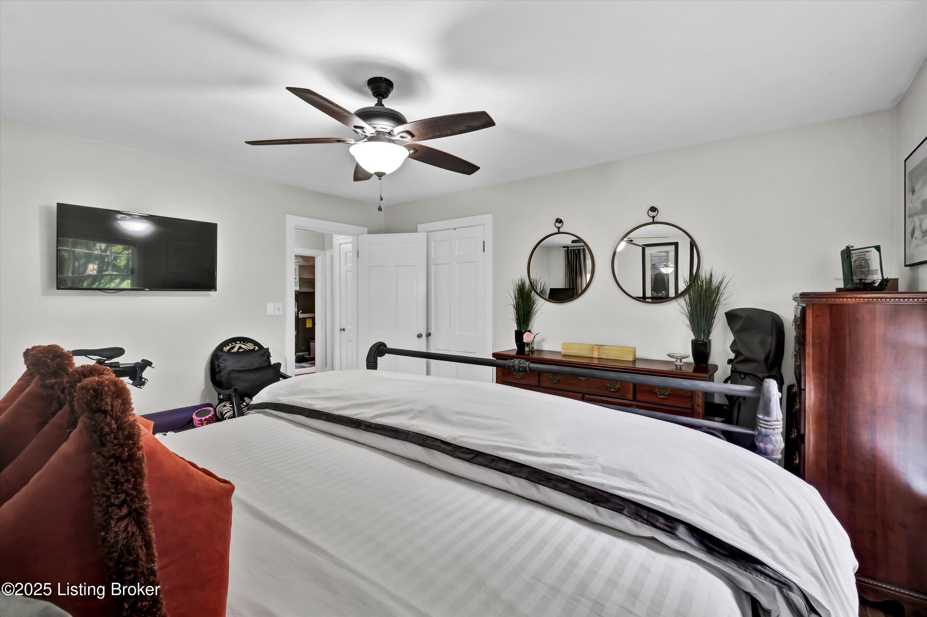 104 South Hampton Rd