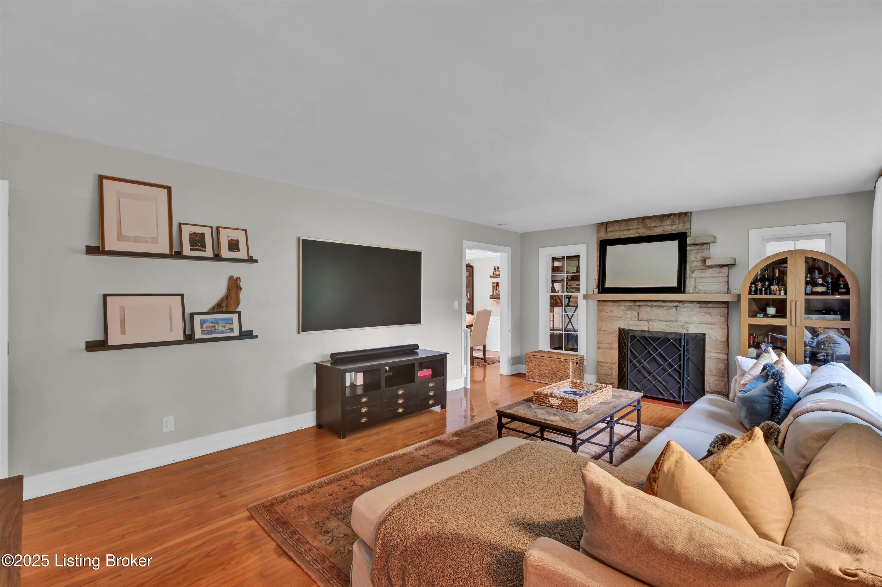 104 South Hampton Rd