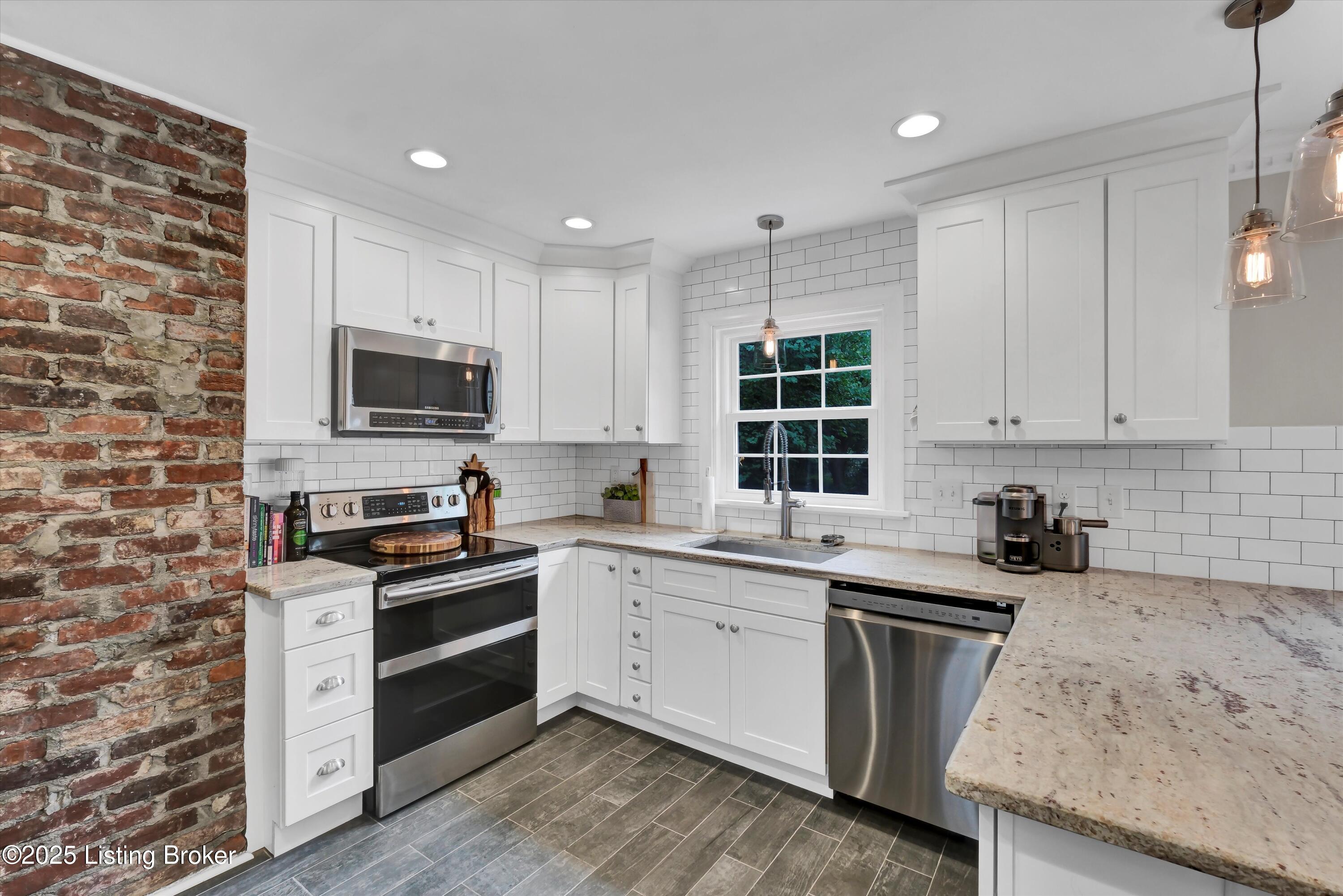 104 South Hampton Rd