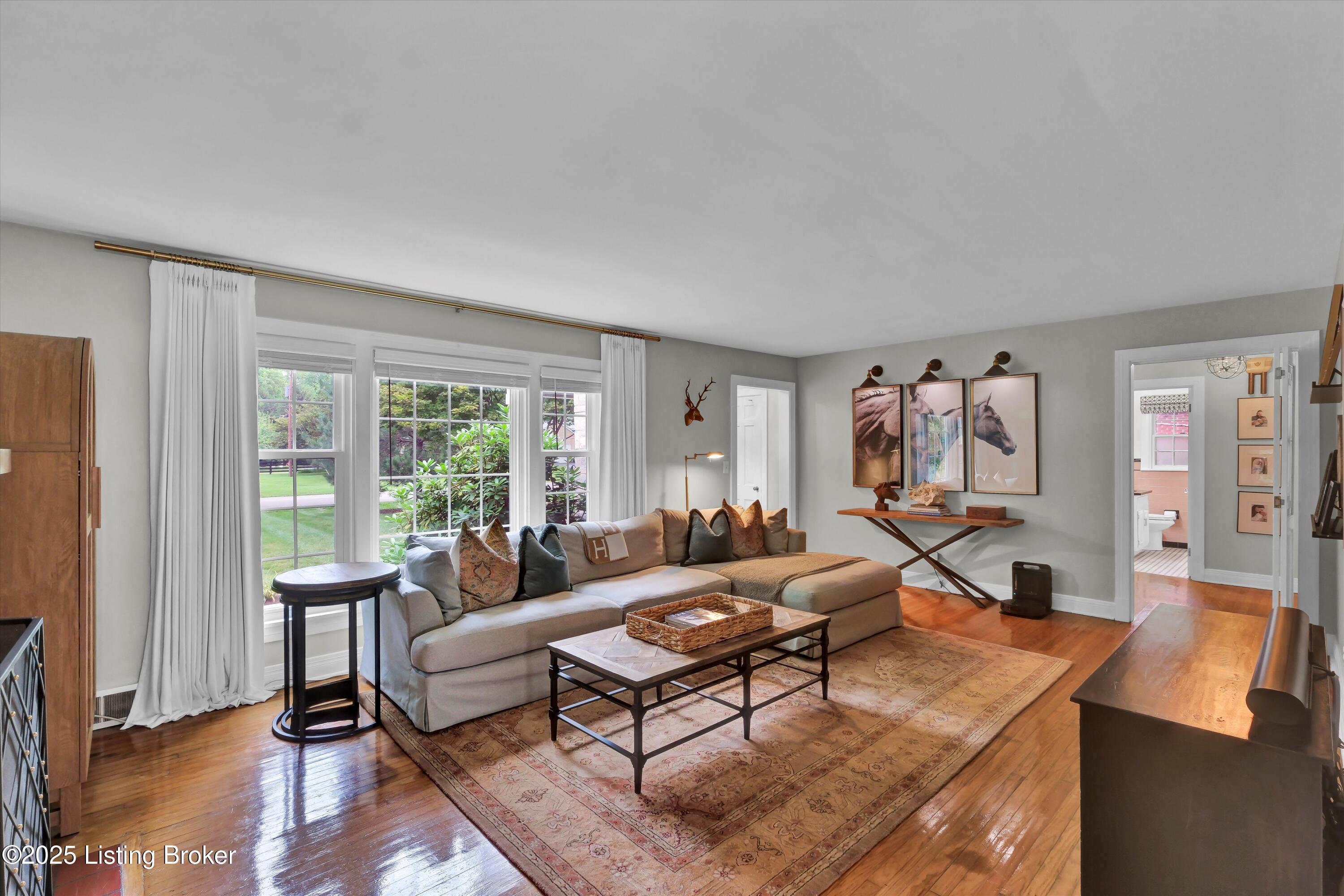 104 South Hampton Rd