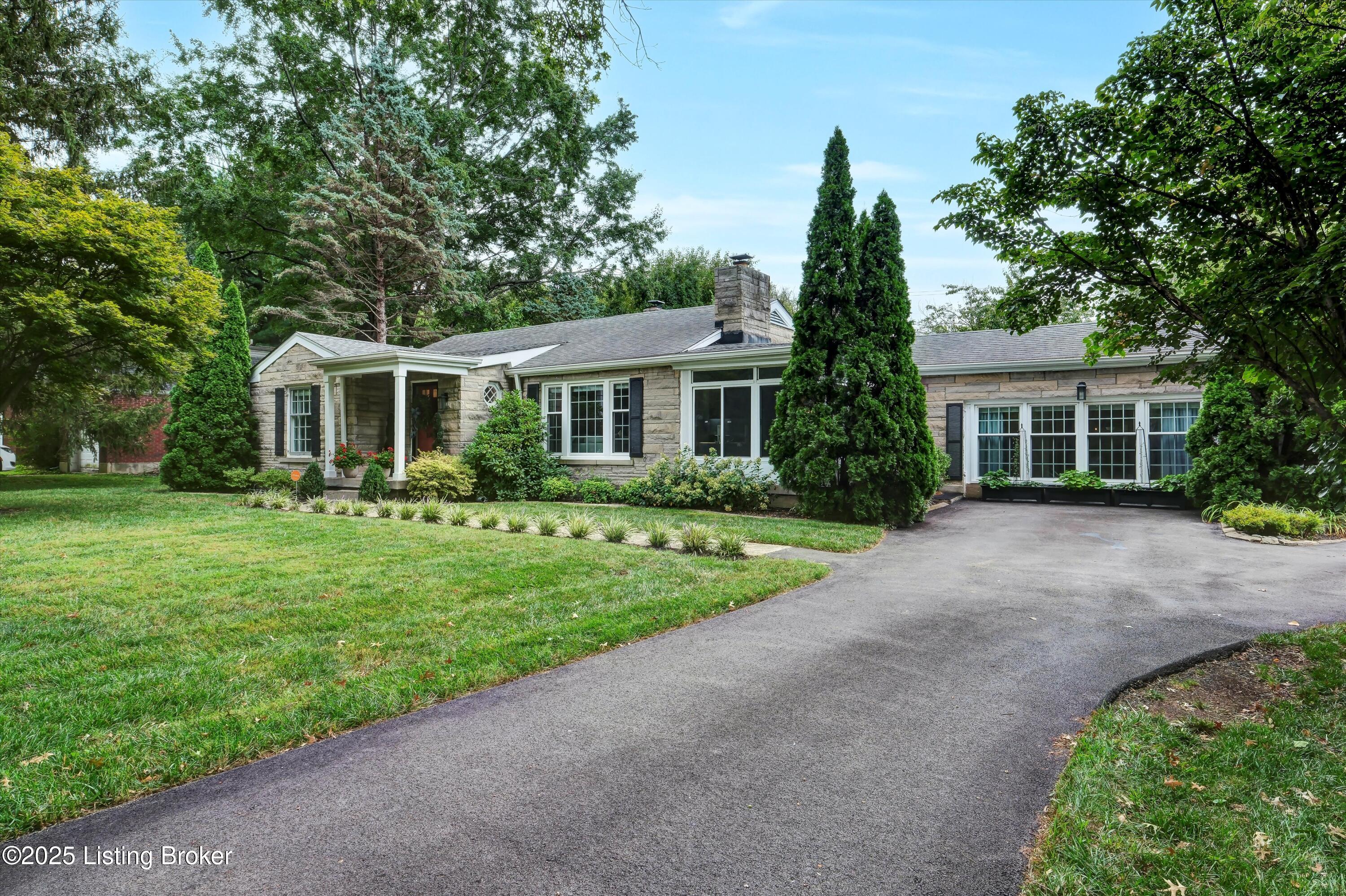 104 South Hampton Rd