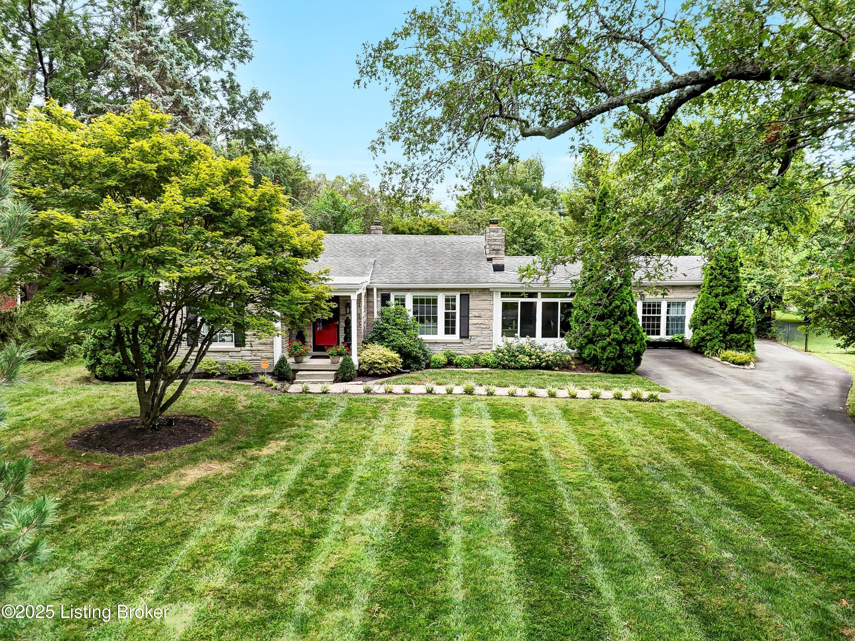 104 South Hampton Rd