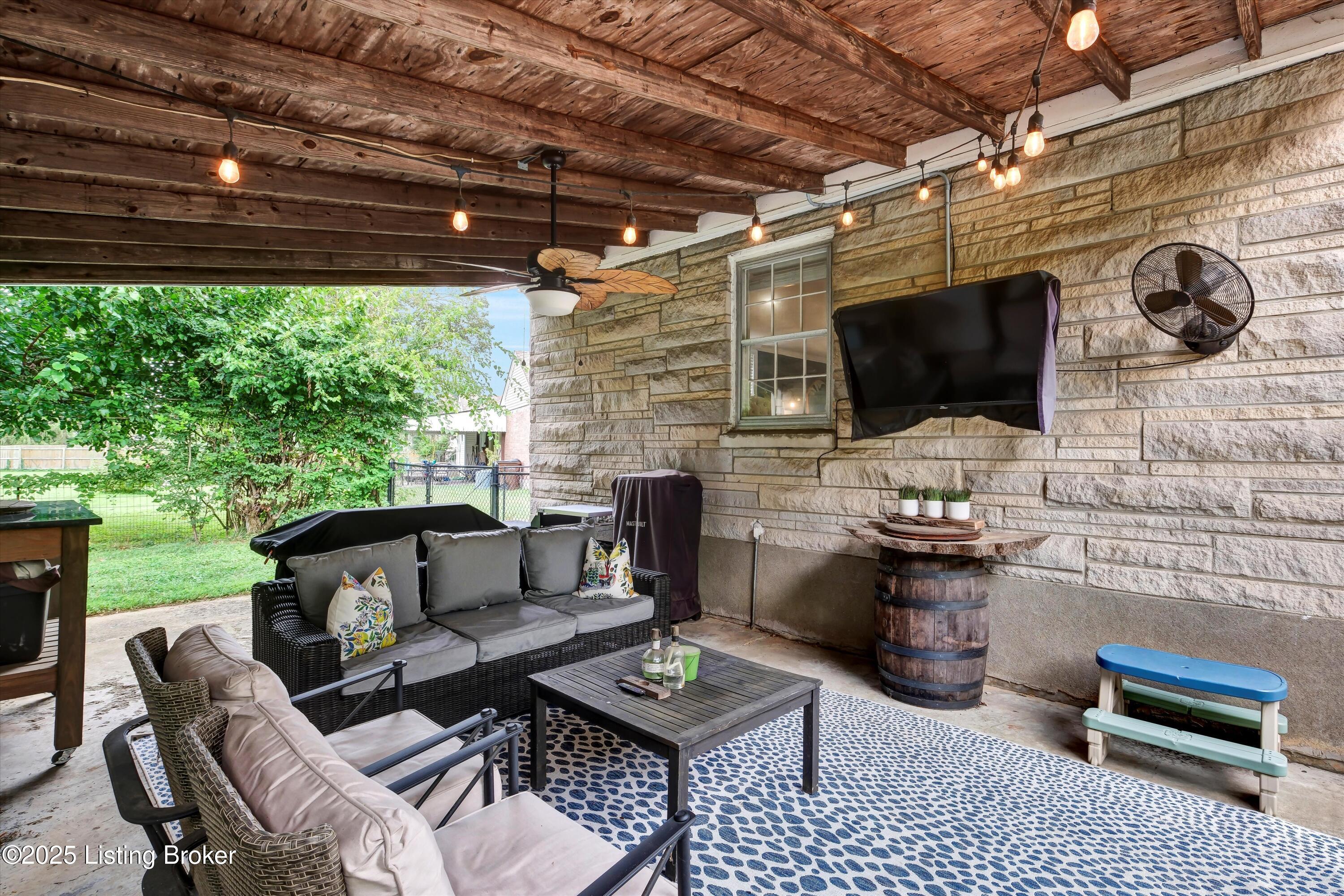 104 South Hampton Rd