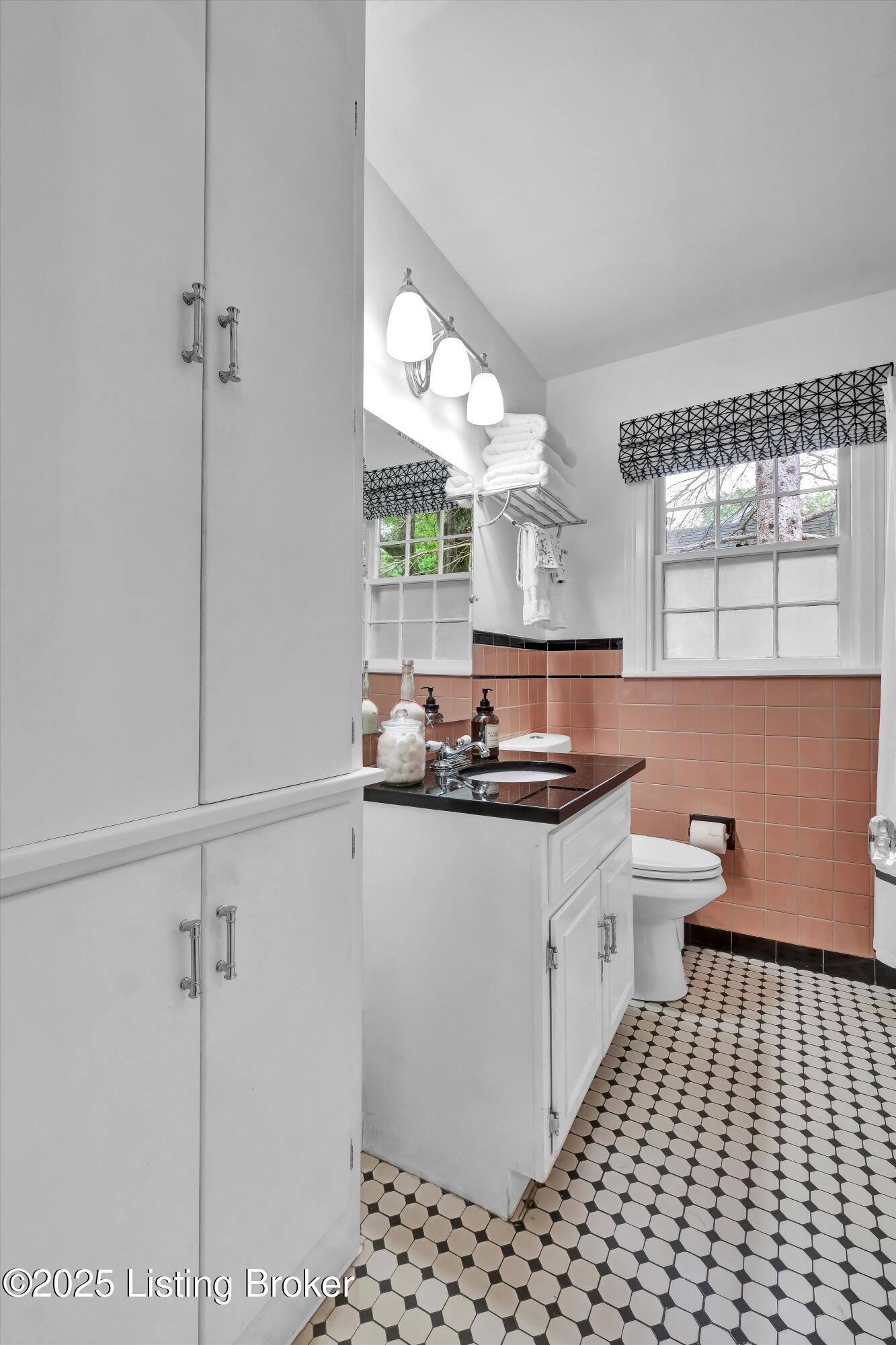 104 South Hampton Rd