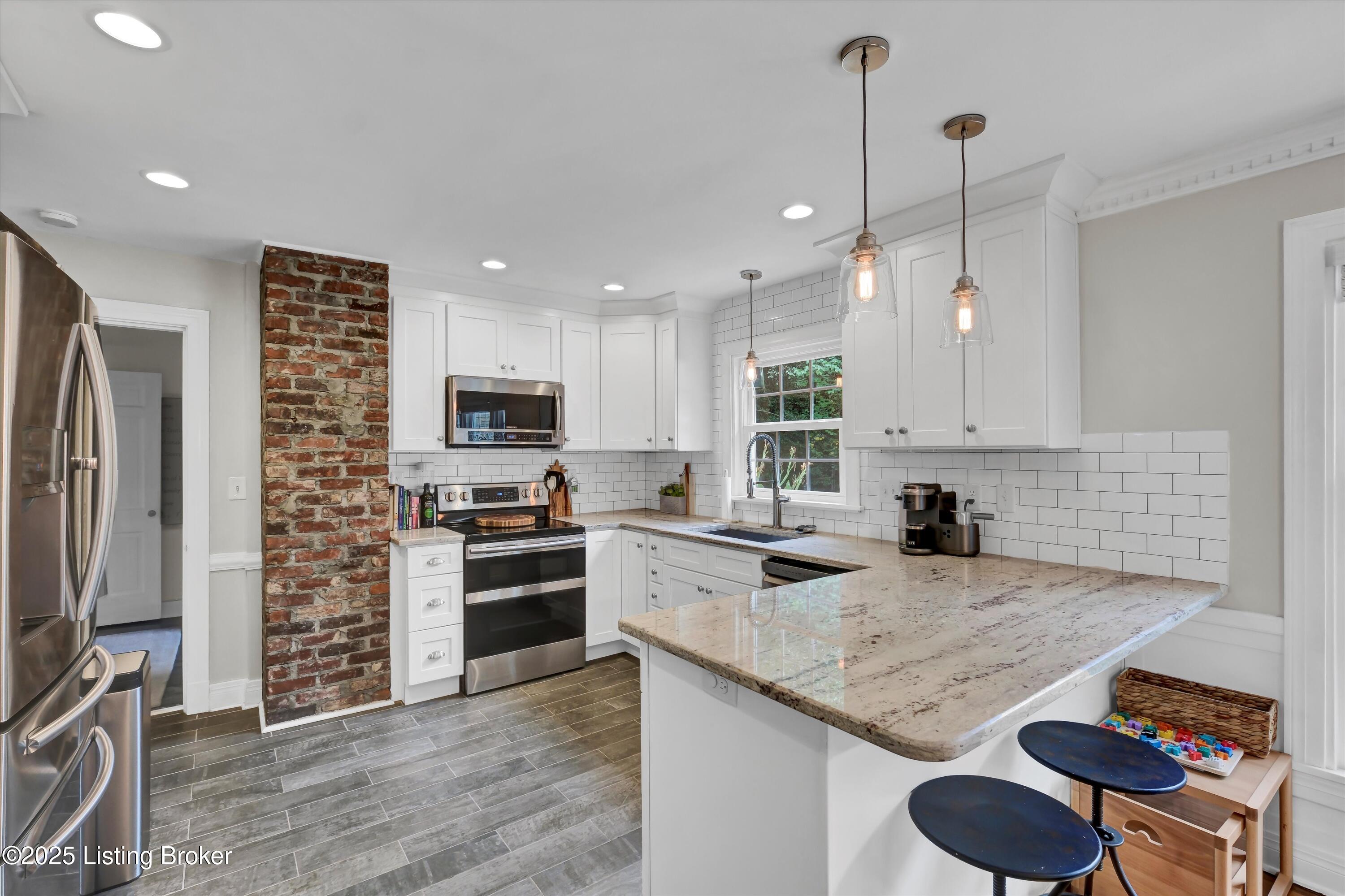 104 South Hampton Rd