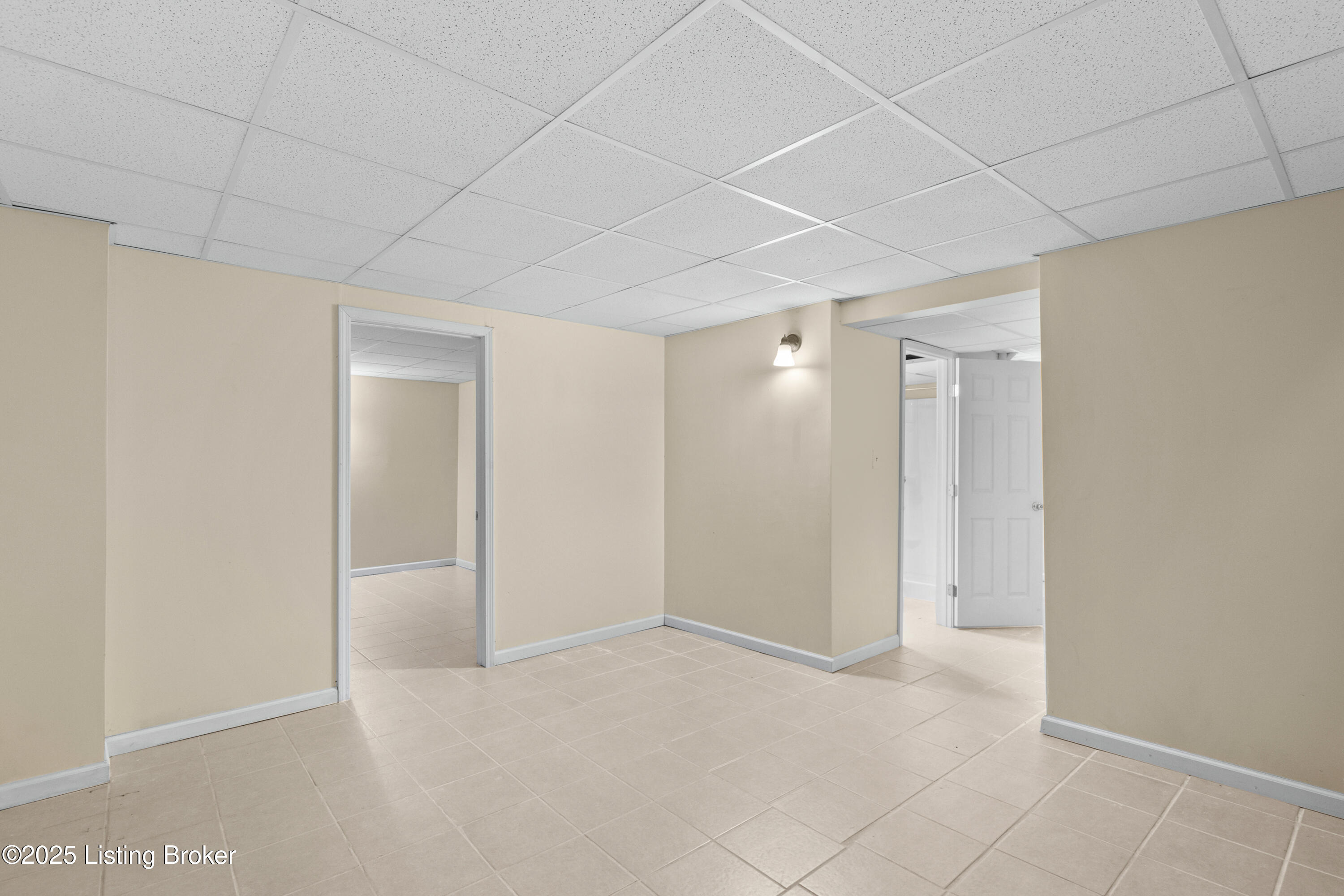 4901 Hunters Point Cir