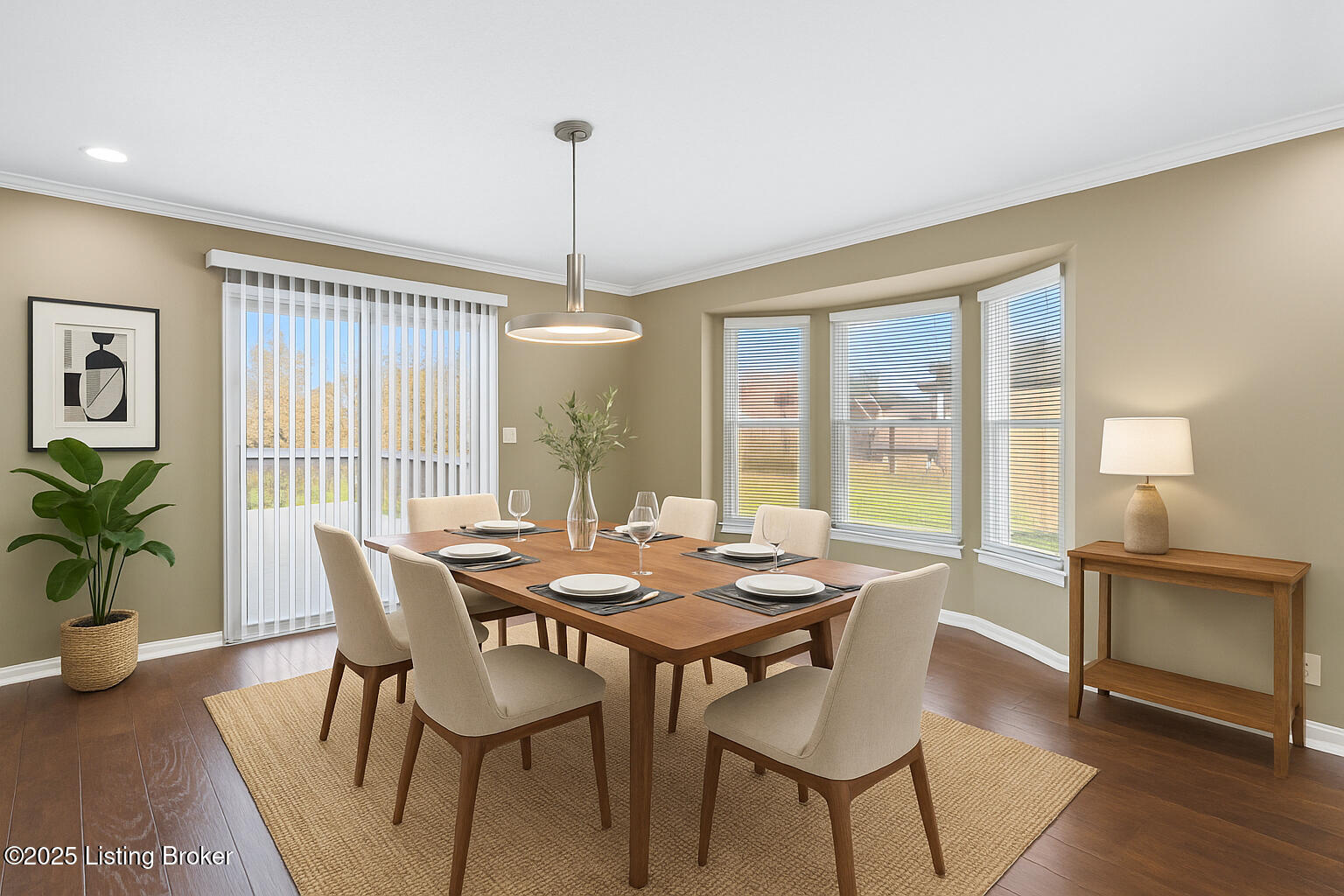 4901 Hunters Point Cir