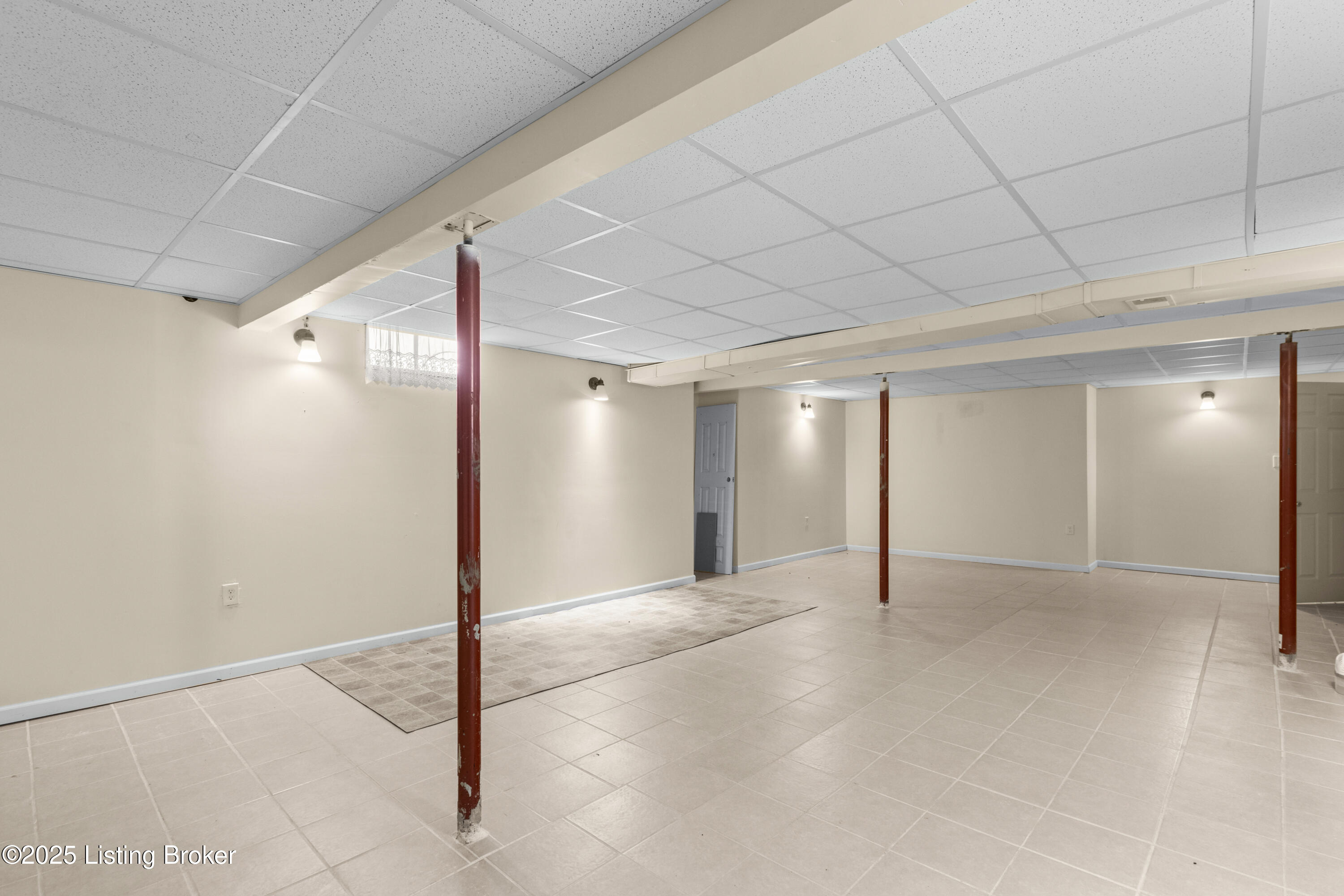 4901 Hunters Point Cir