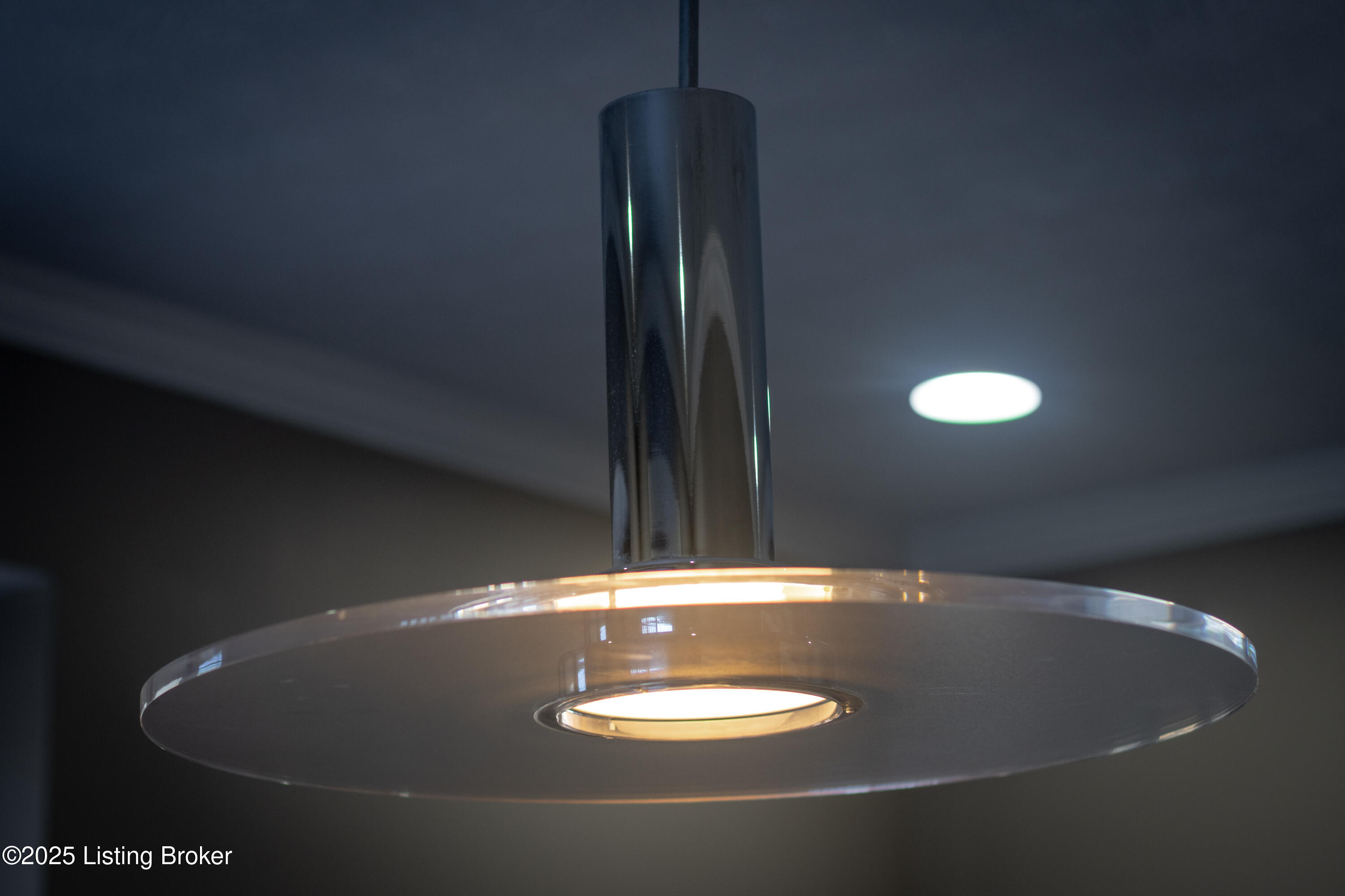 4901 Hunters Point Cir