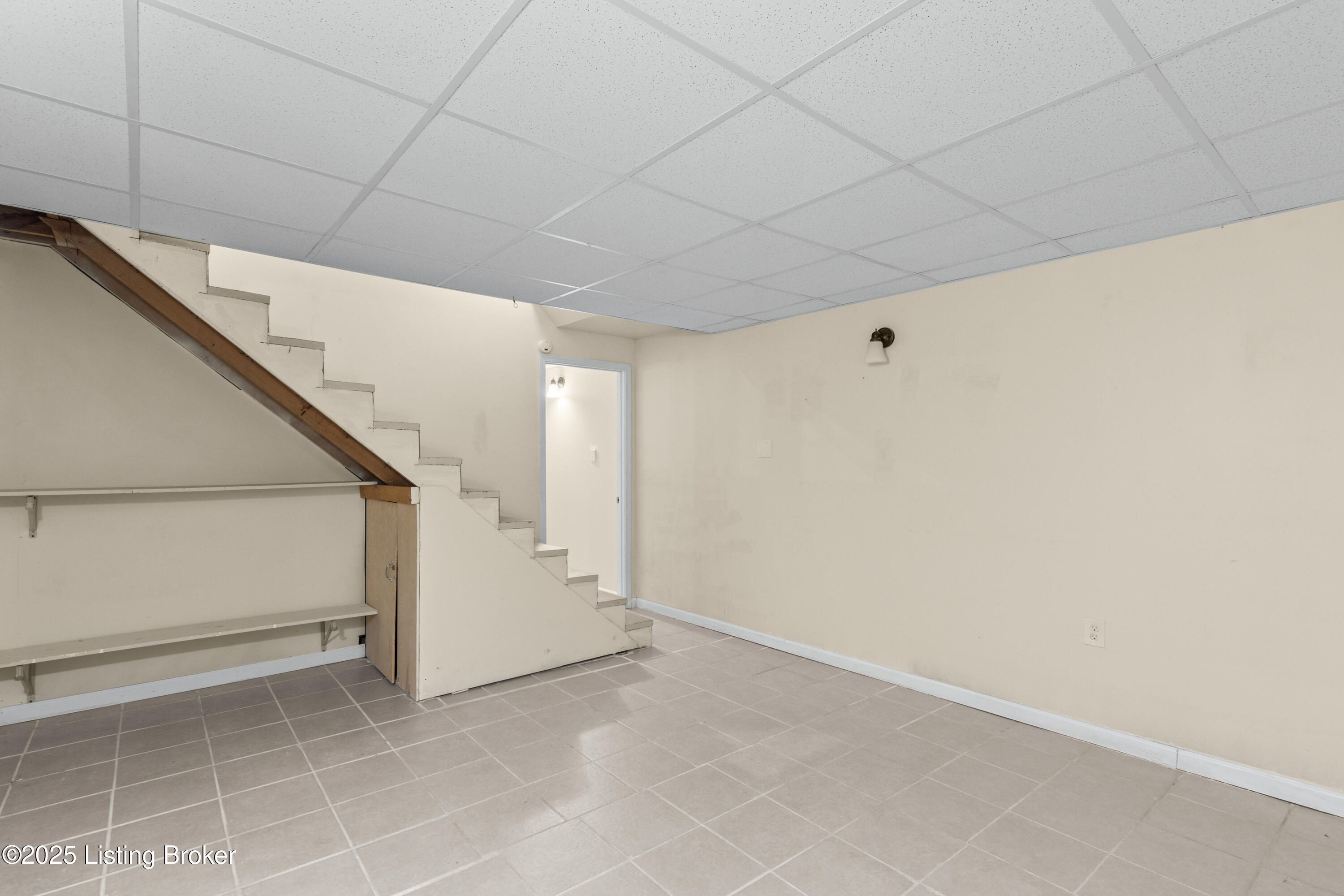 4901 Hunters Point Cir