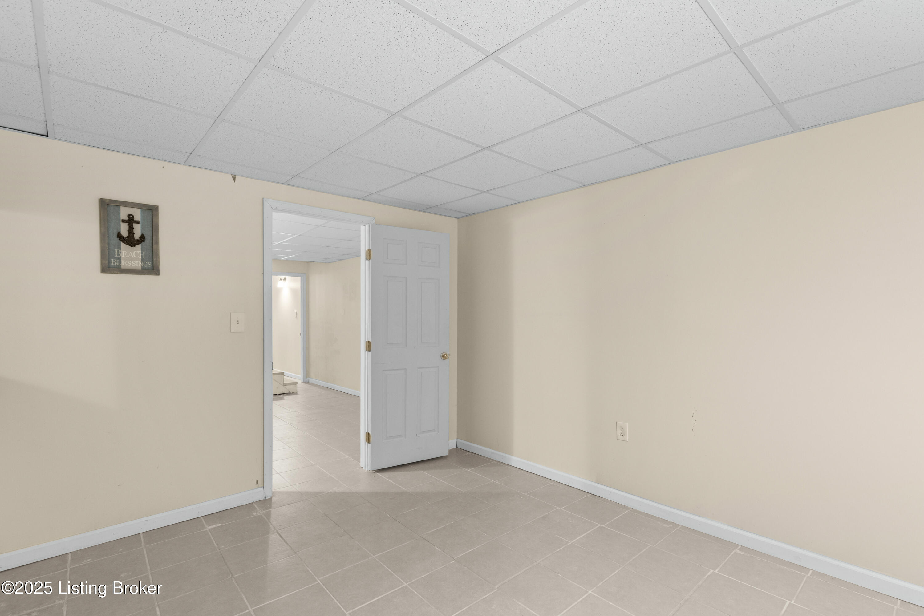 4901 Hunters Point Cir