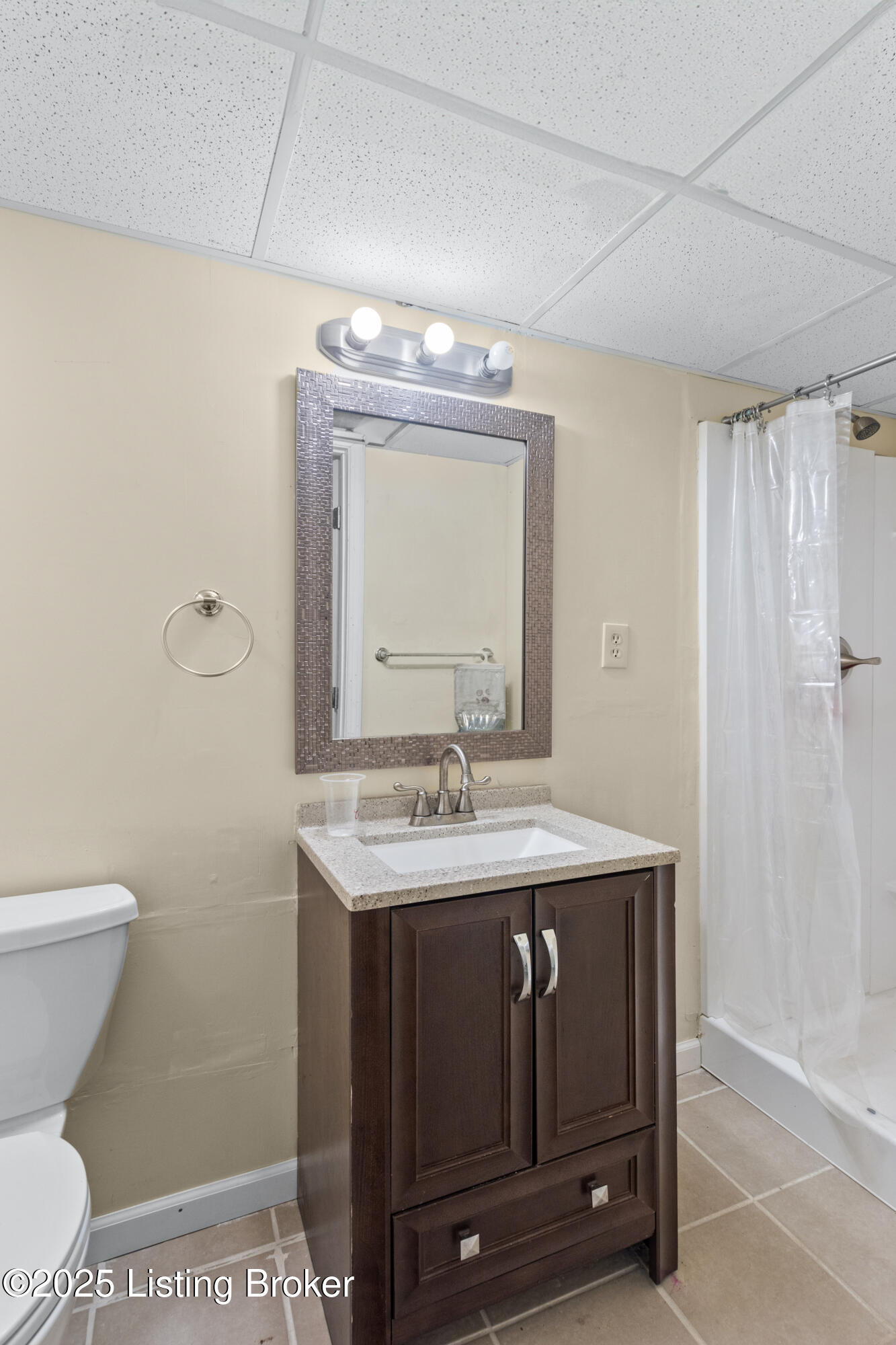 4901 Hunters Point Cir