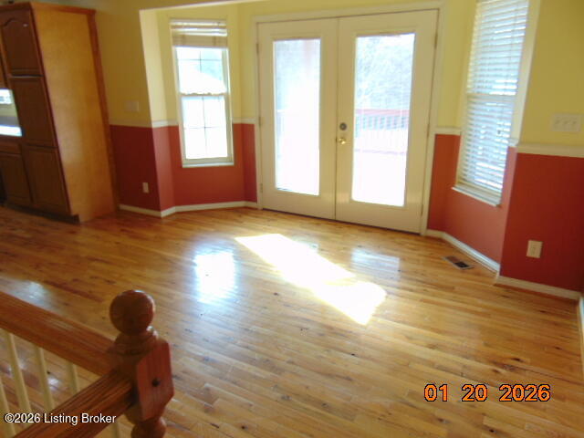 301 Grand Ave