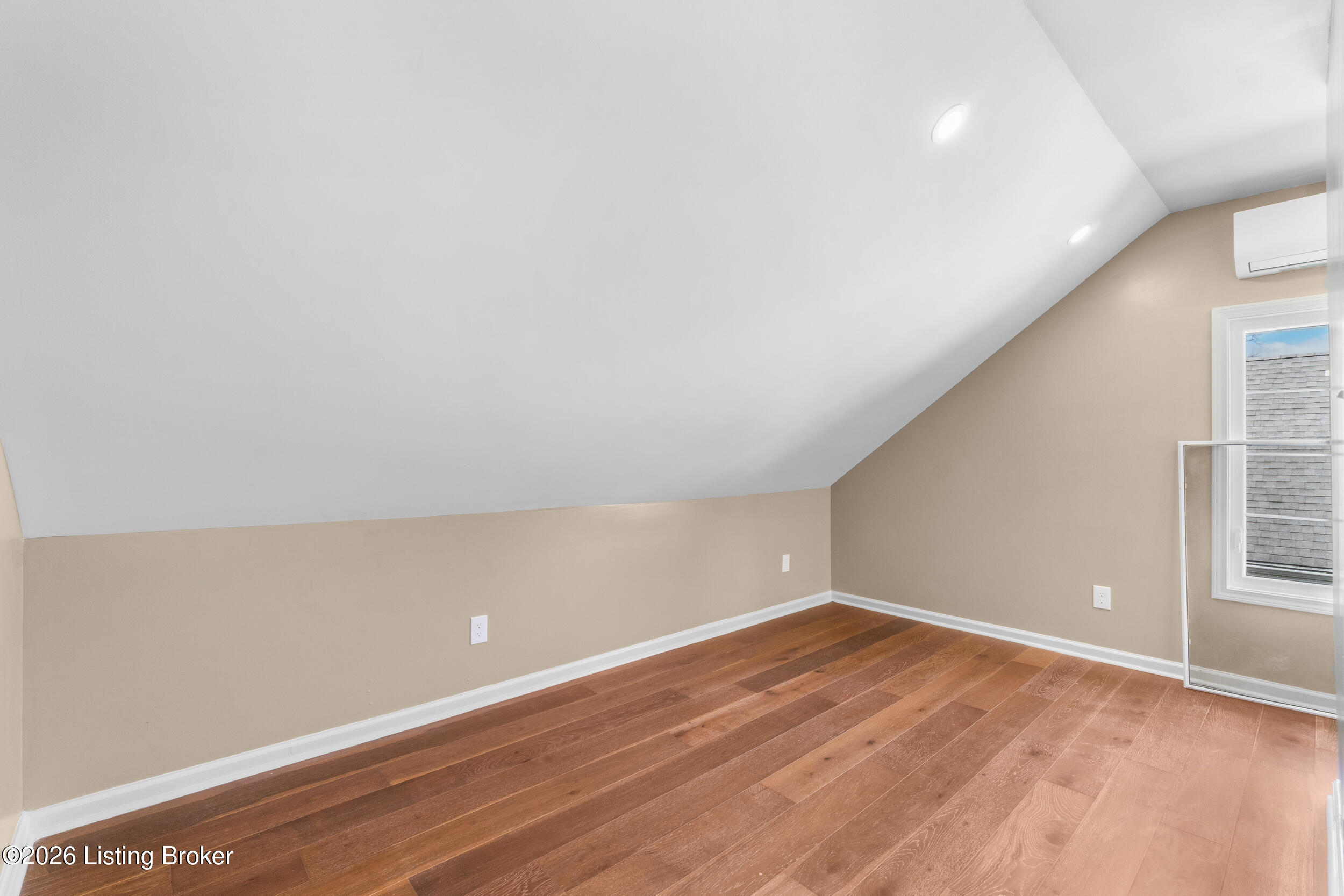 113 Colonial Dr