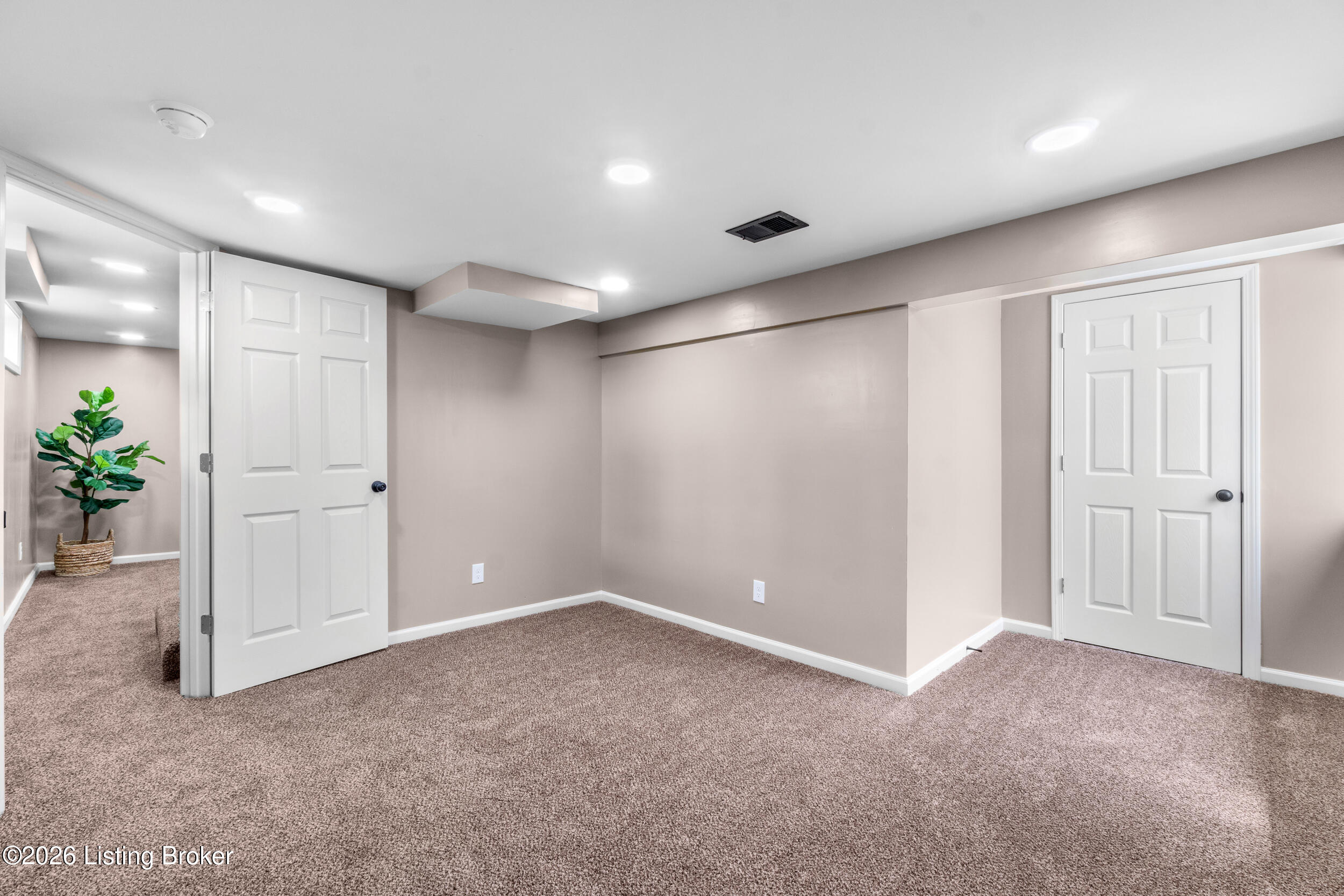 113 Colonial Dr