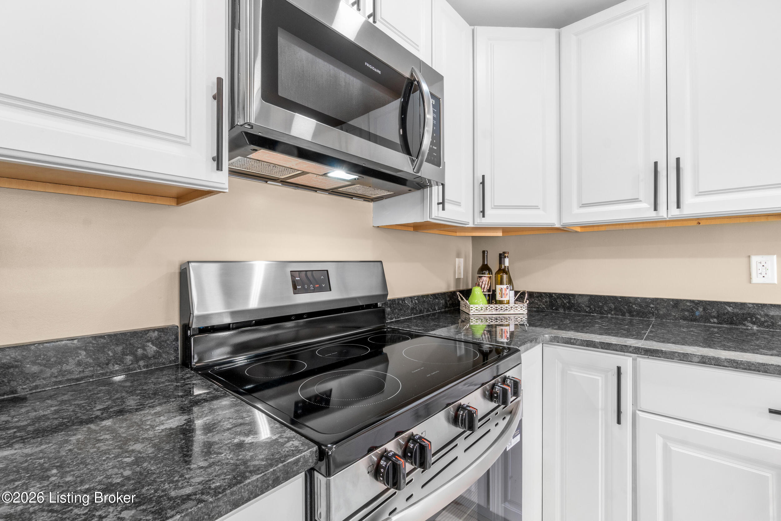 113 Colonial Dr