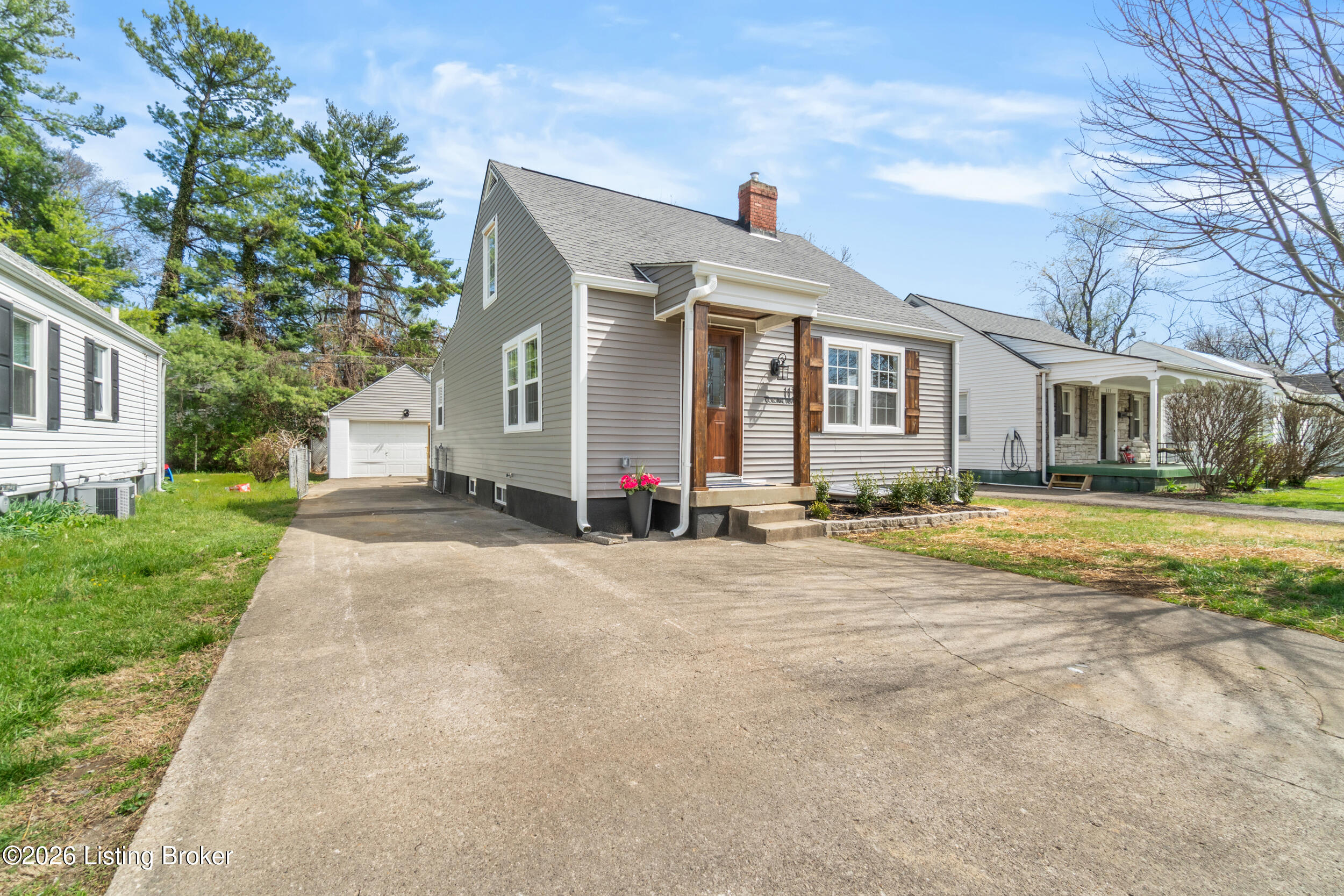 113 Colonial Dr