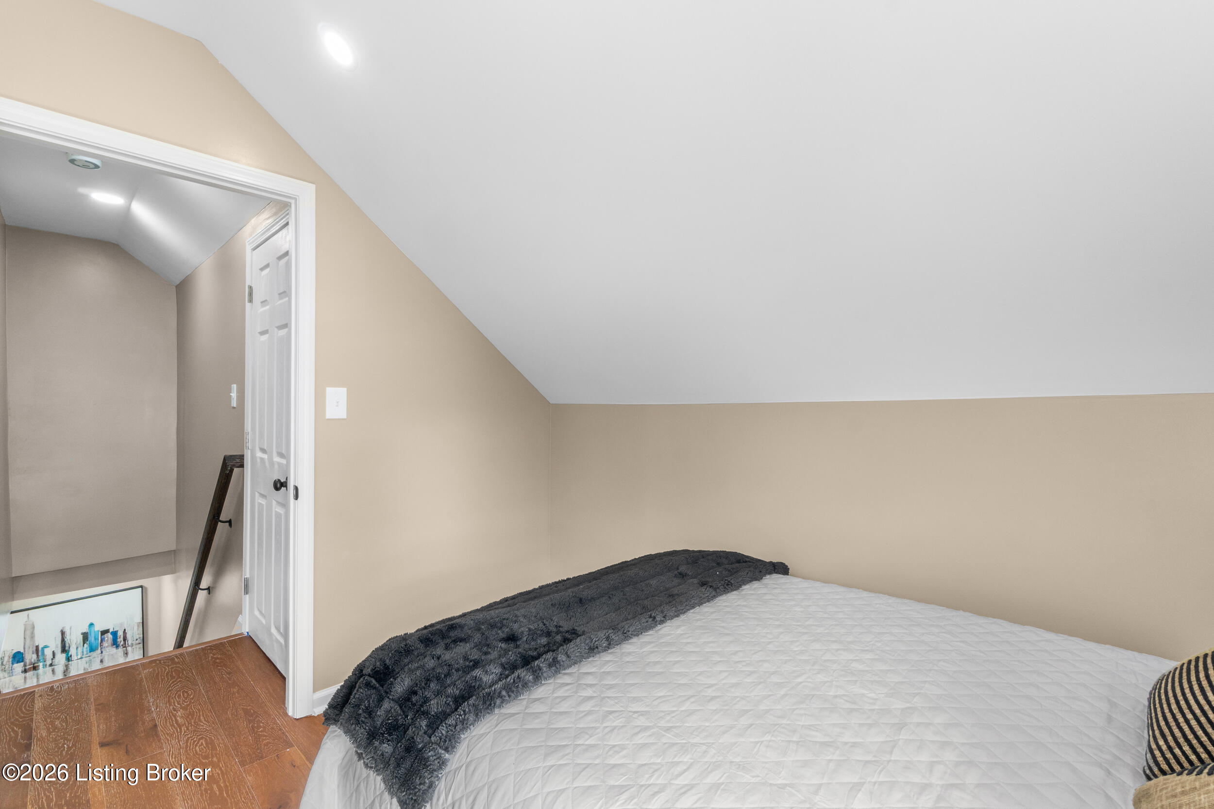 113 Colonial Dr