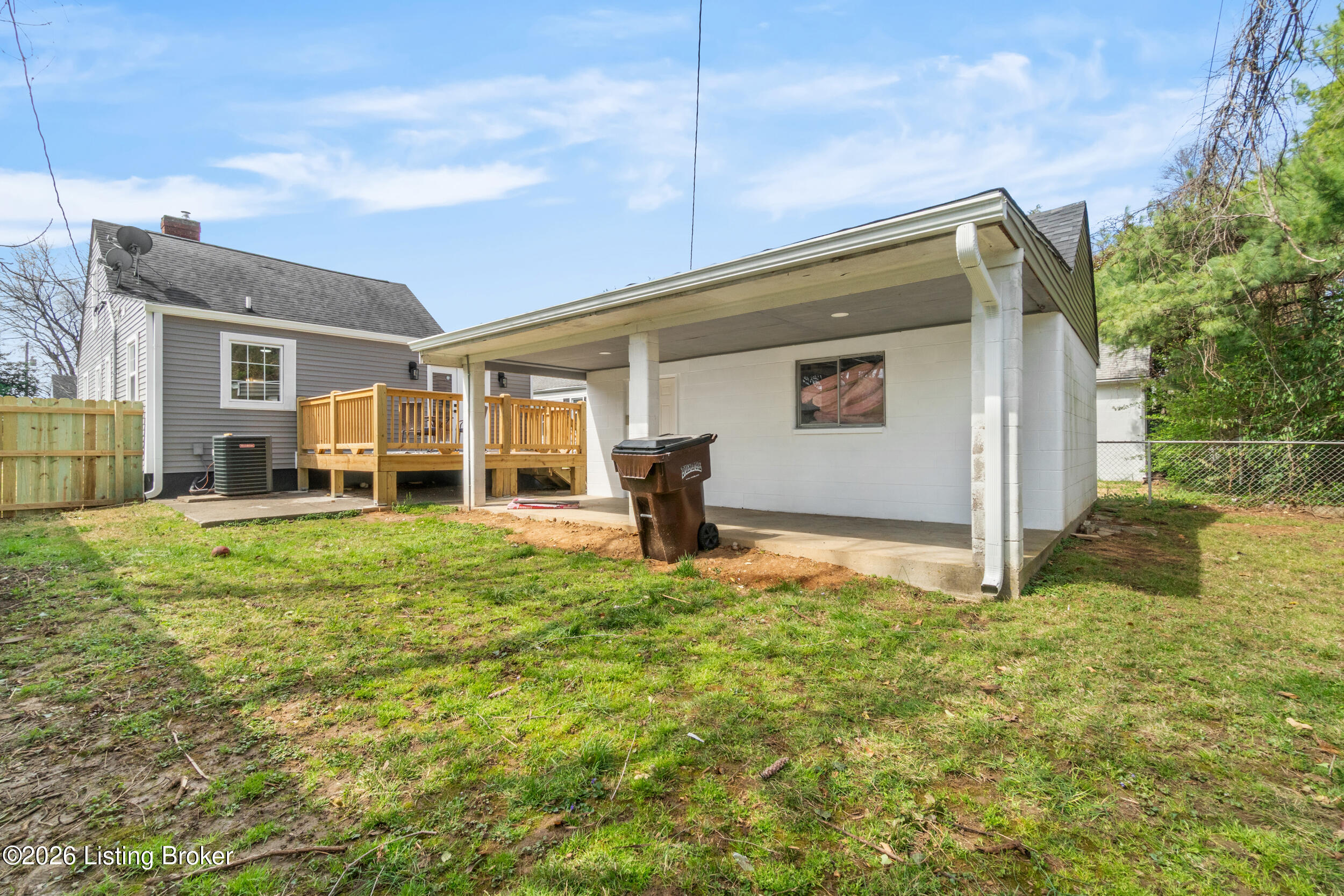 113 Colonial Dr