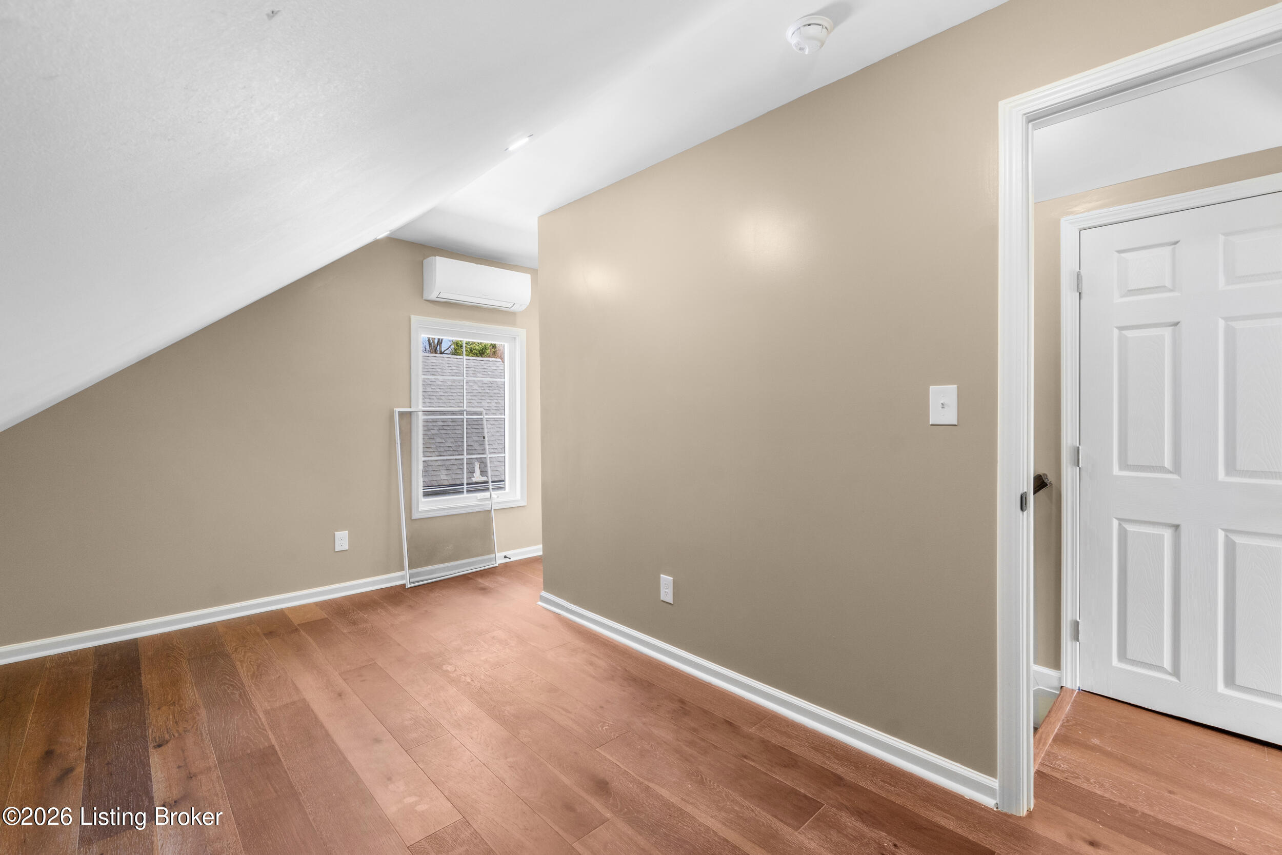 113 Colonial Dr
