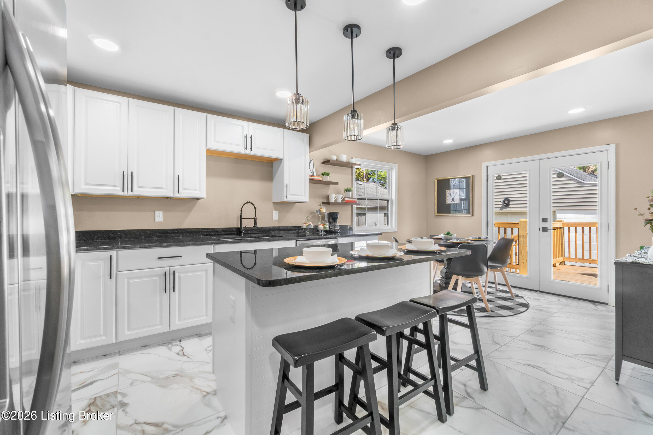 113 Colonial Dr