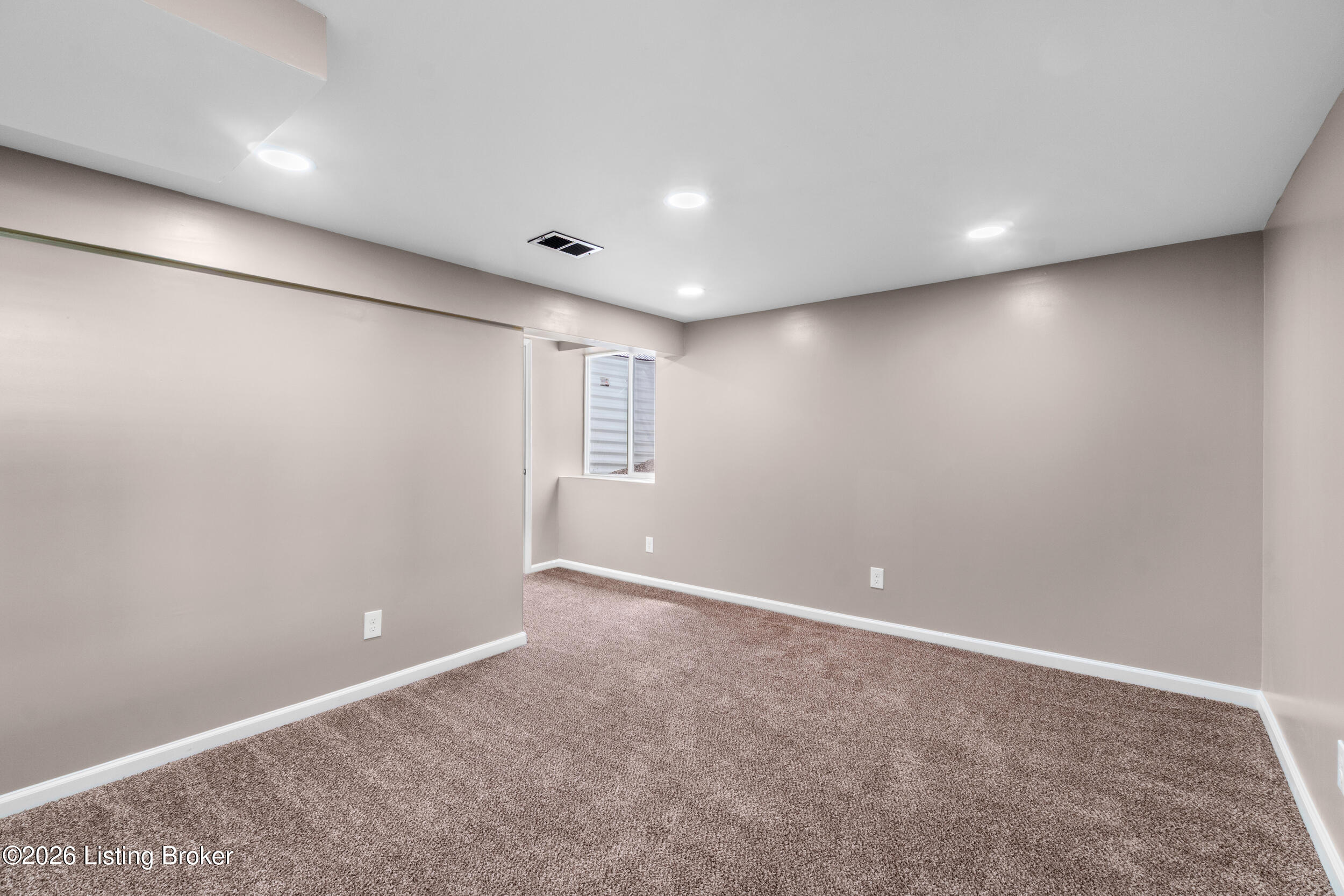 113 Colonial Dr