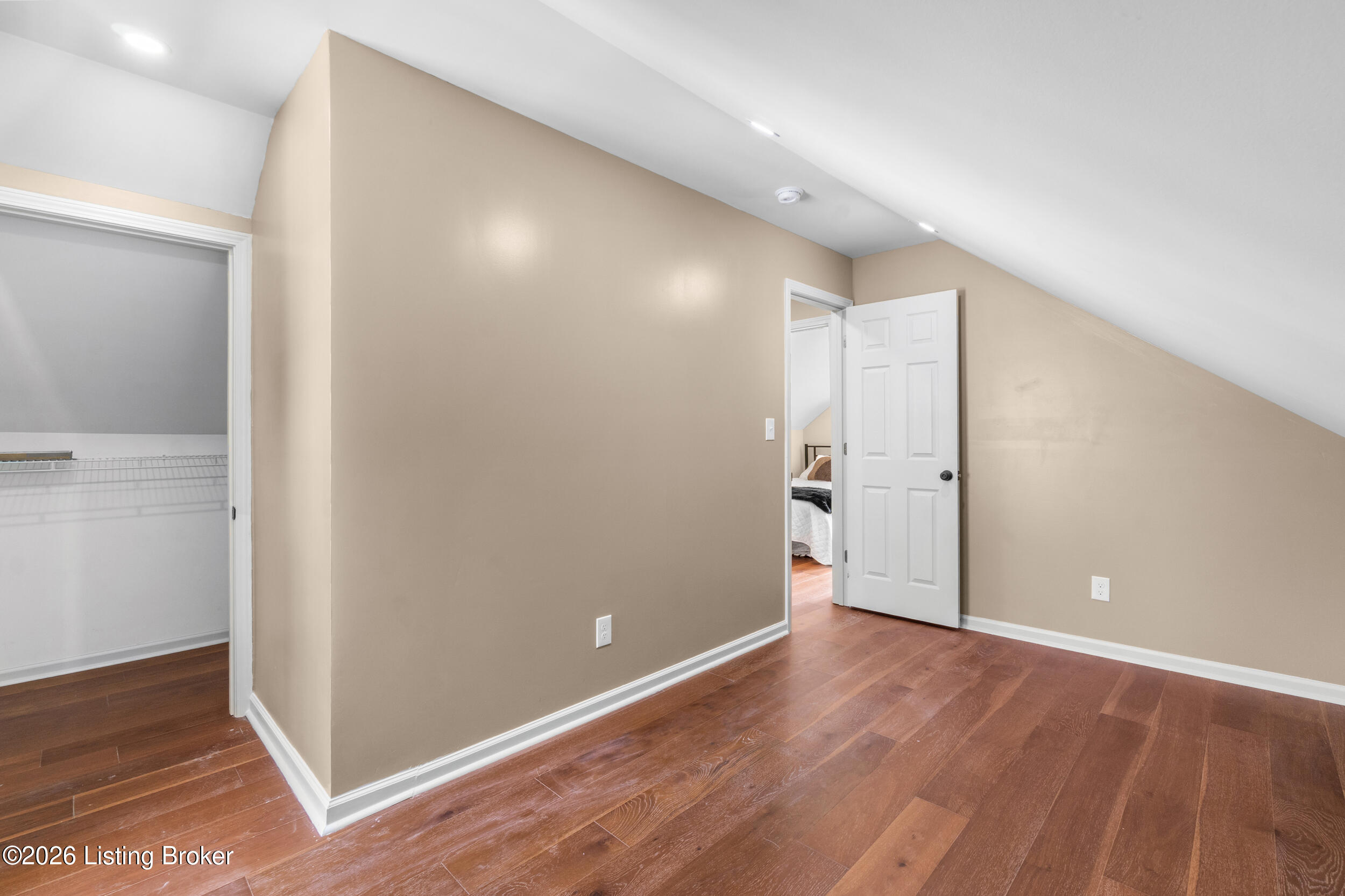 113 Colonial Dr