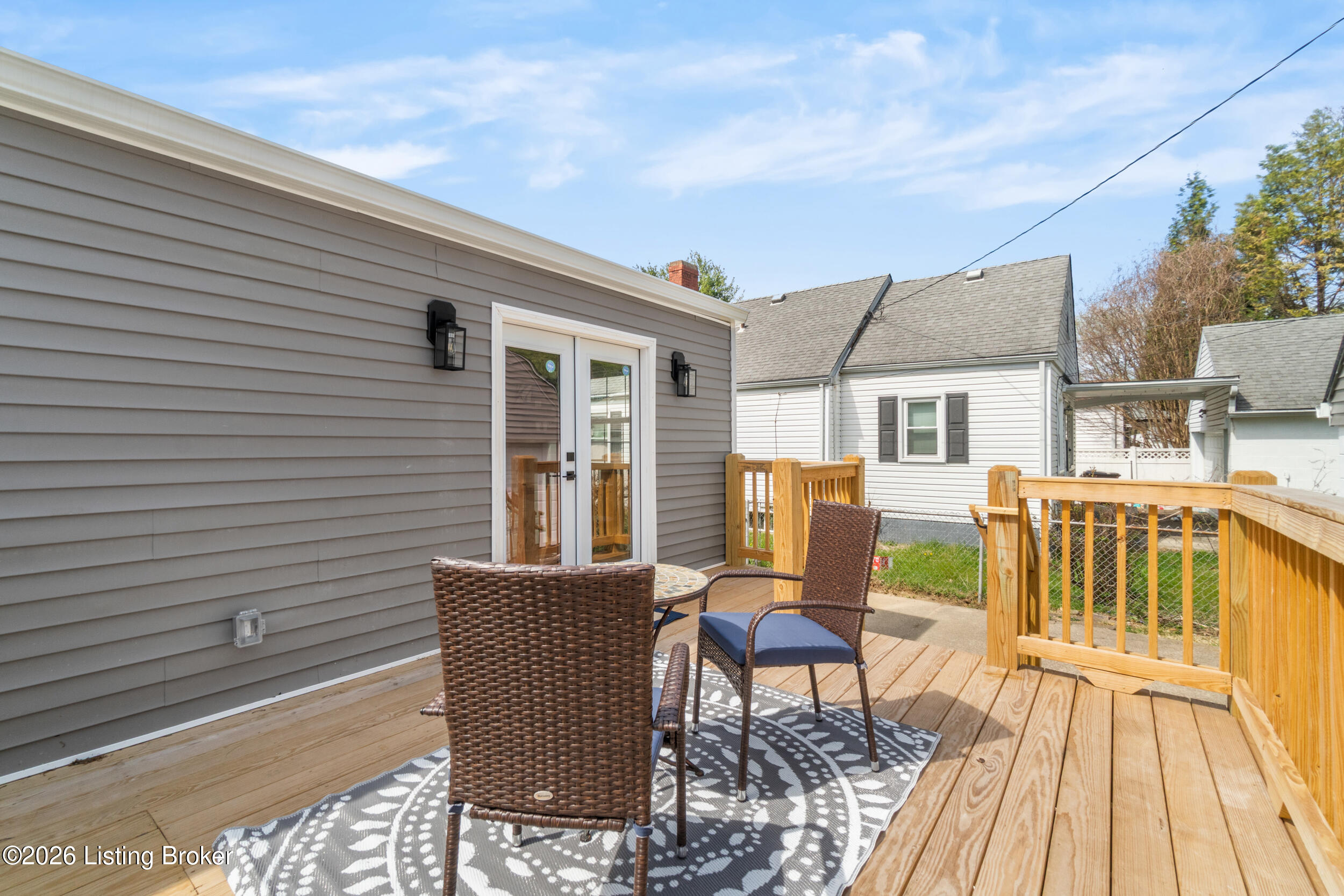 113 Colonial Dr