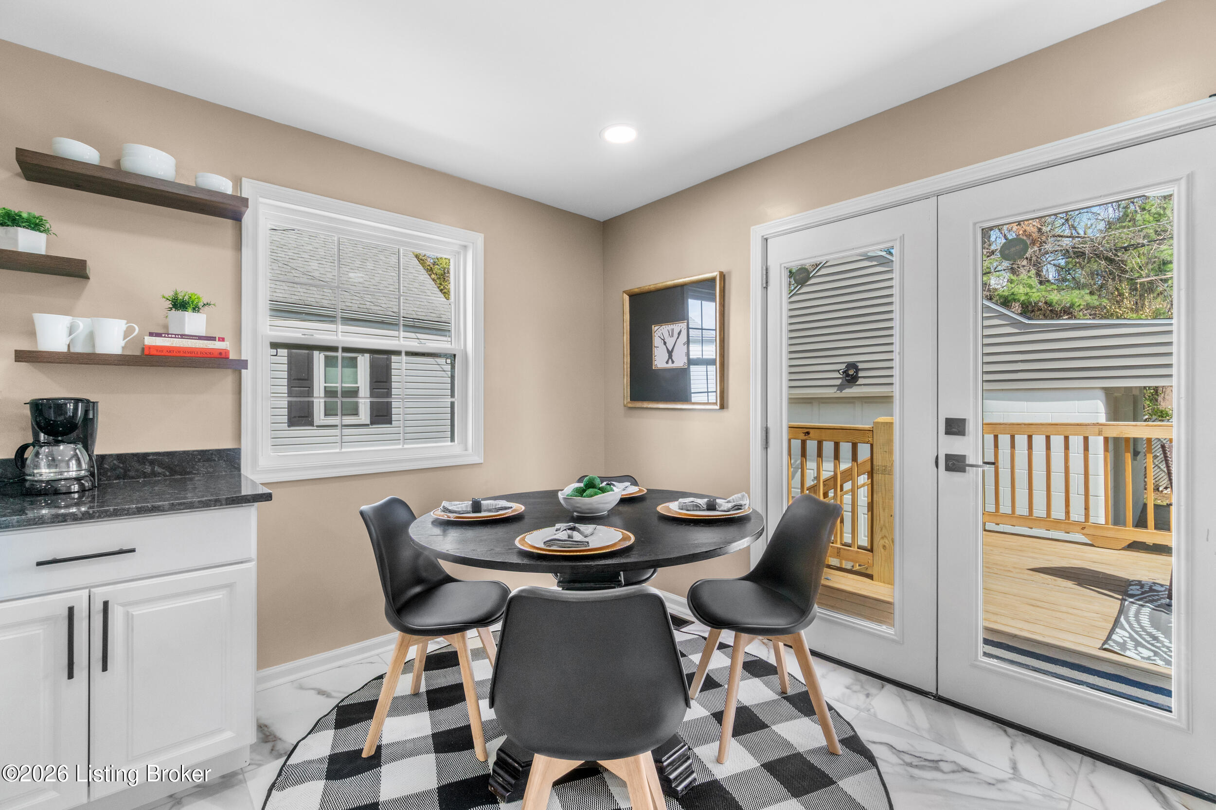 113 Colonial Dr
