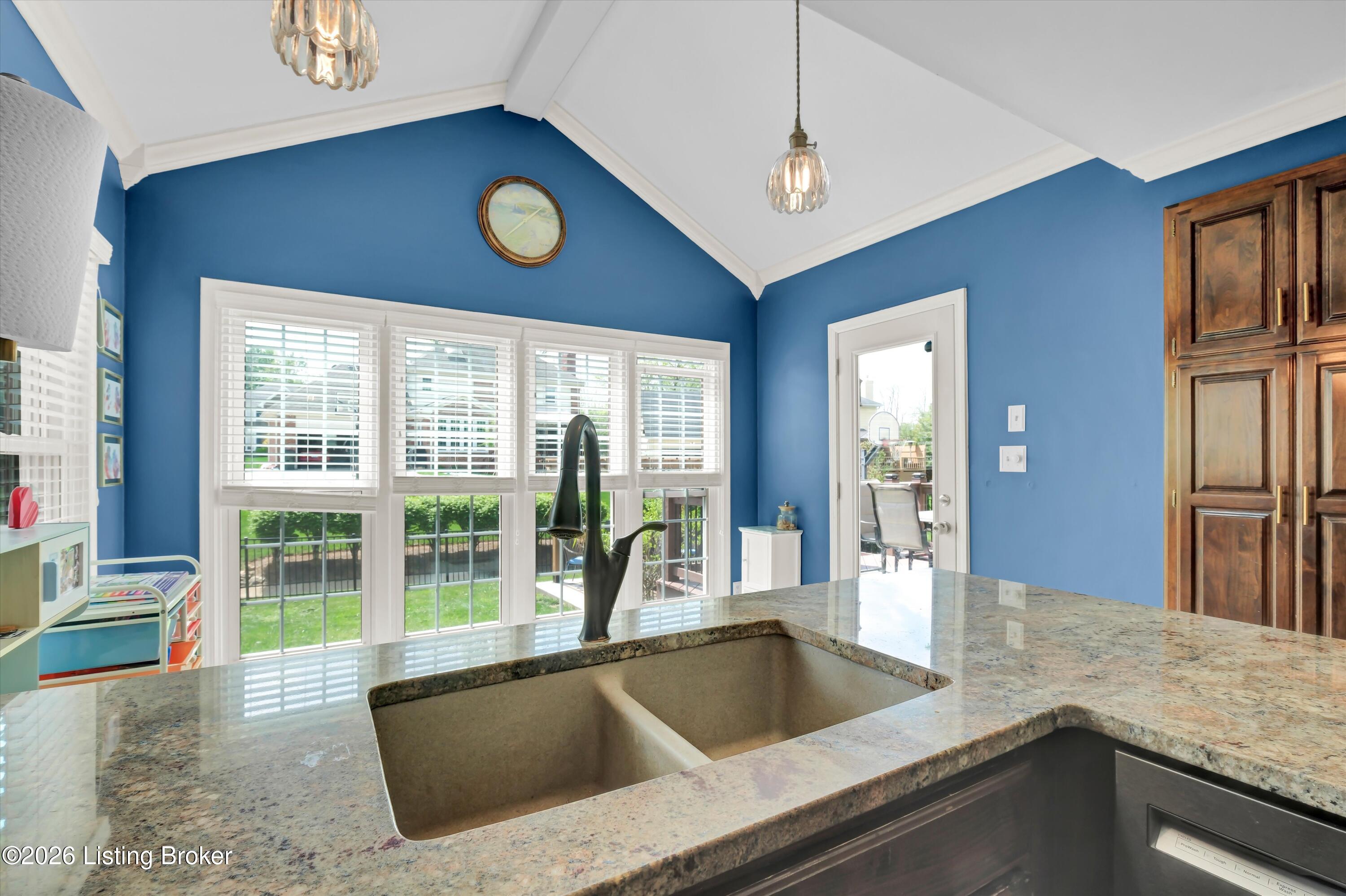 11002 Fox Moore Ct