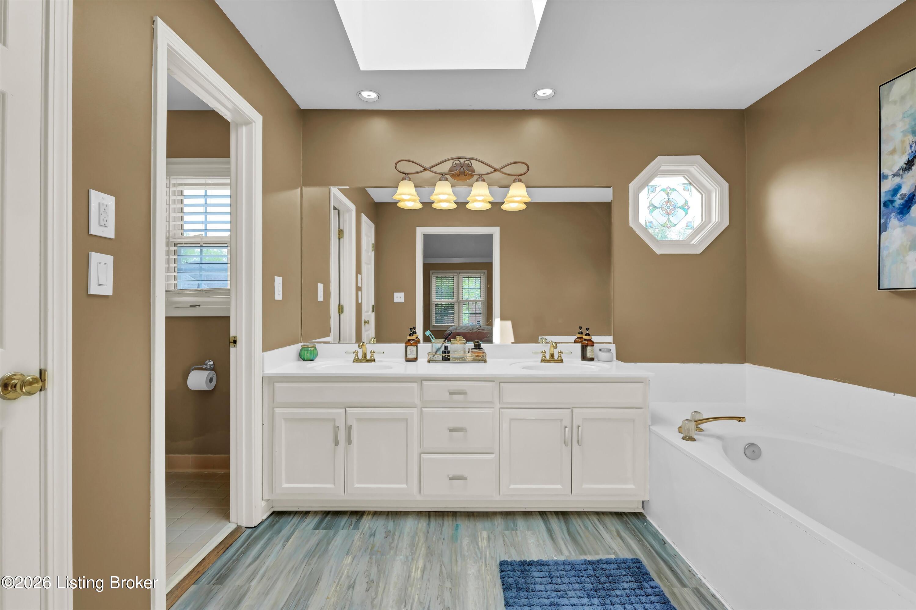 11002 Fox Moore Ct