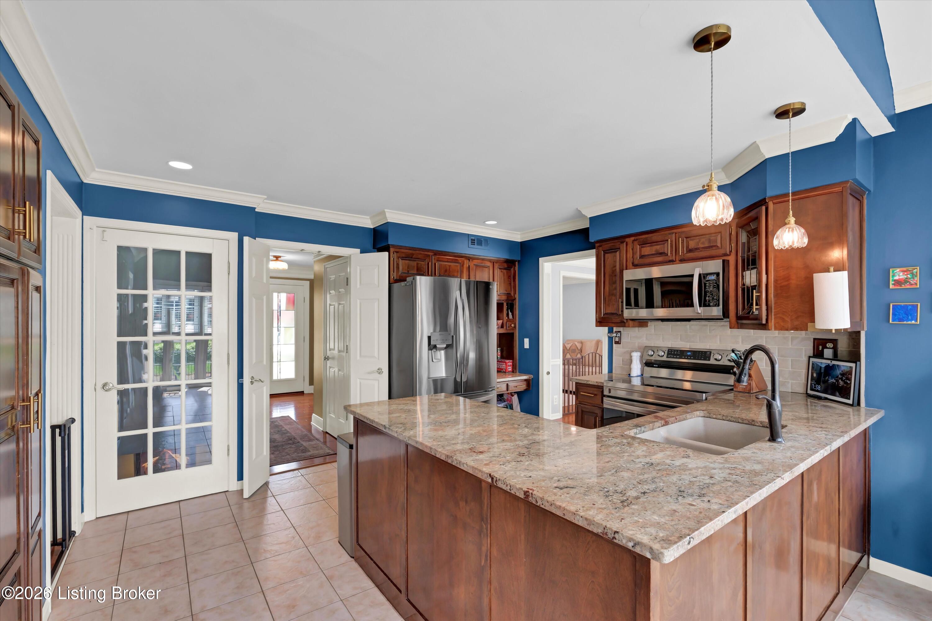 11002 Fox Moore Ct