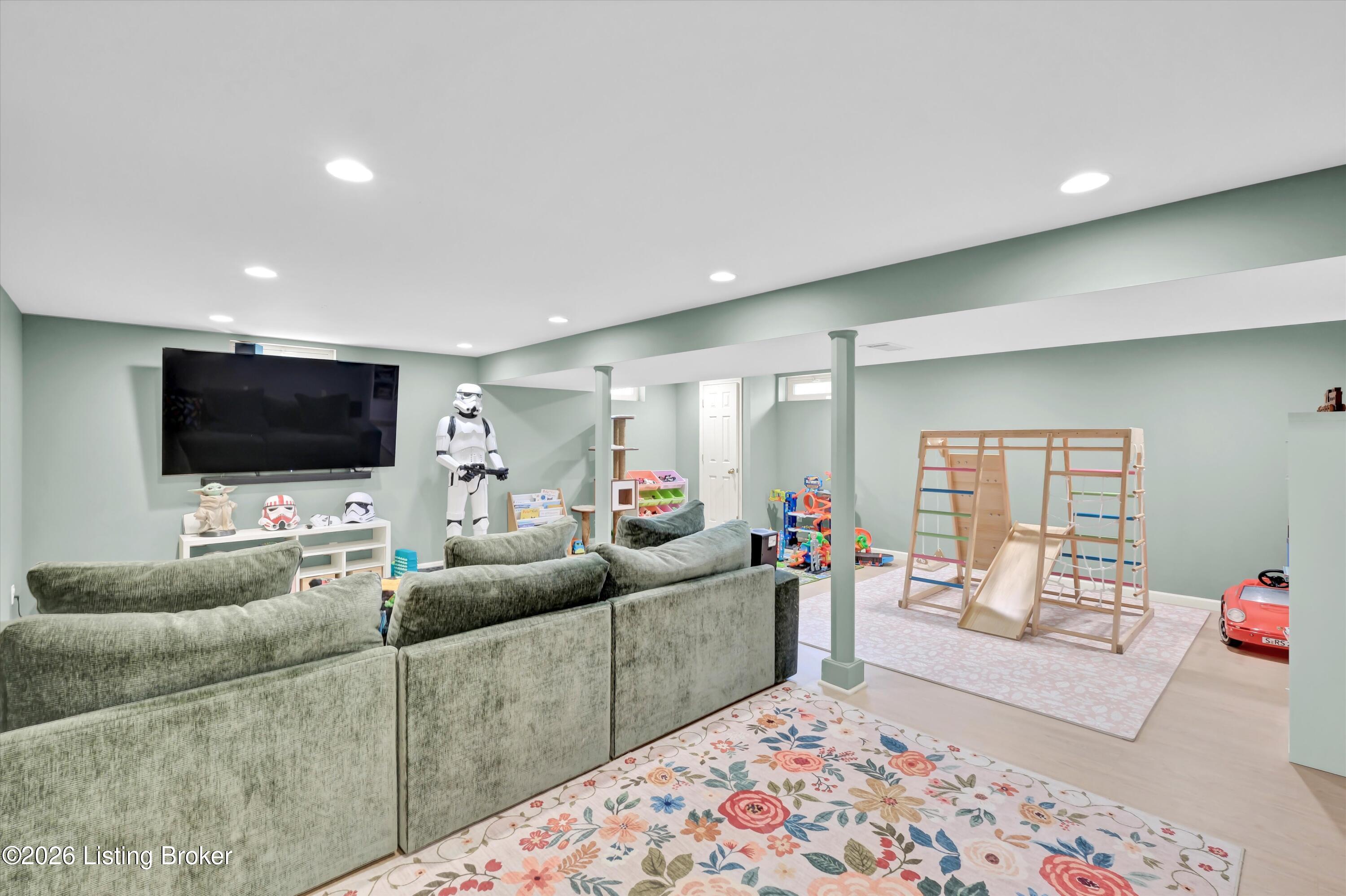 11002 Fox Moore Ct