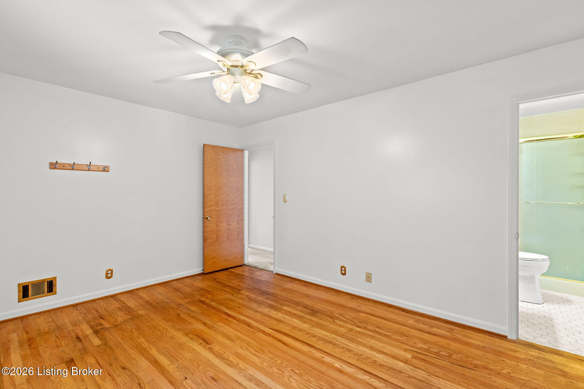1106 King Arthur Ln