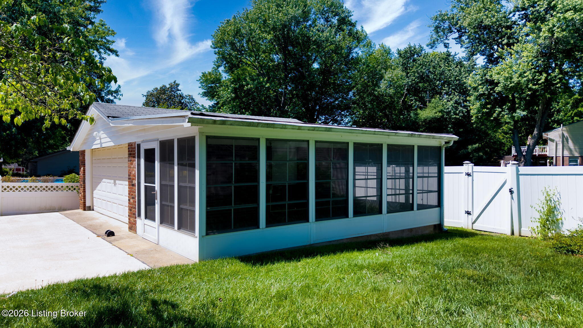 1106 King Arthur Ln