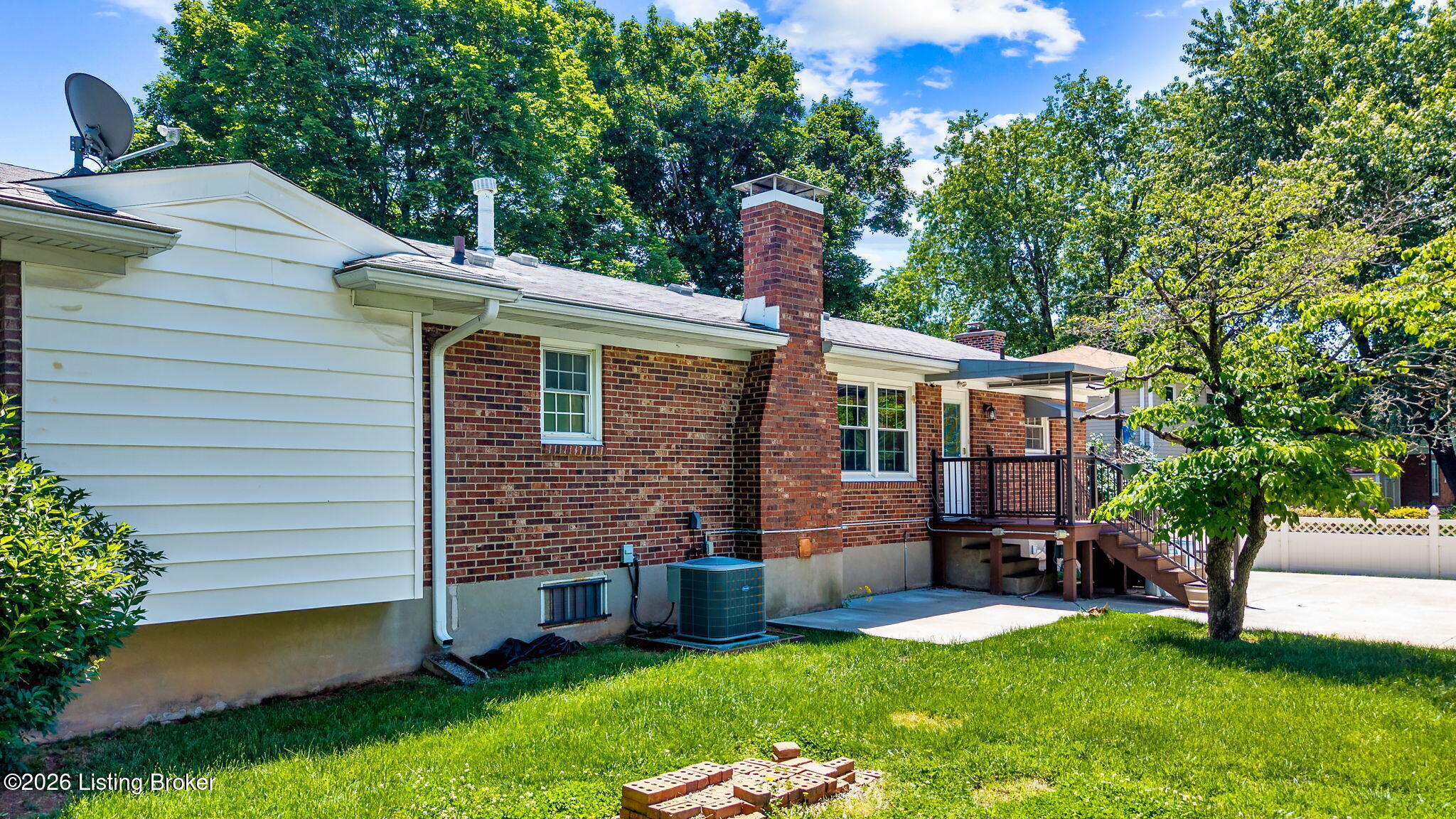 1106 King Arthur Ln