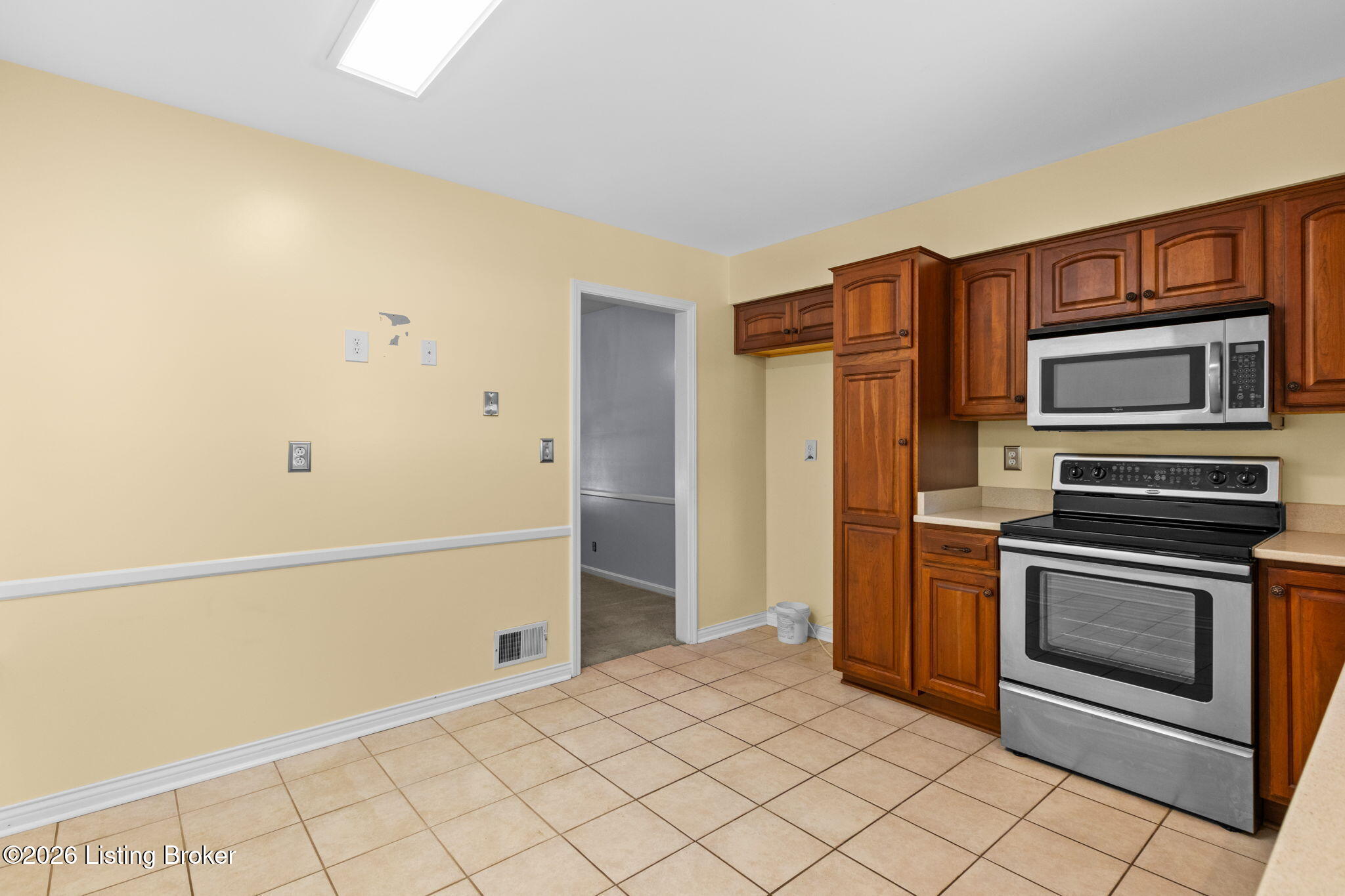 1106 King Arthur Ln