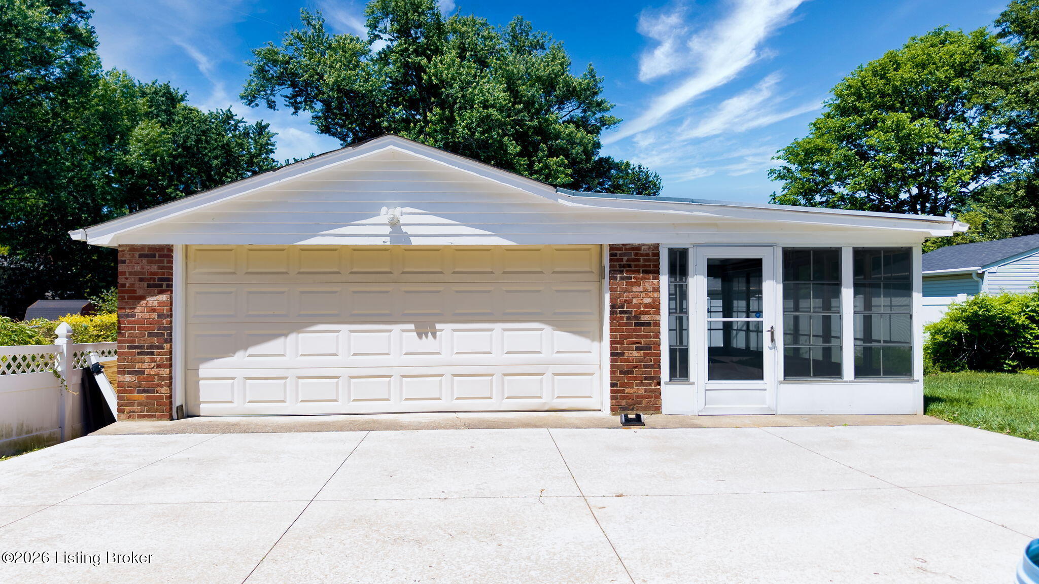 1106 King Arthur Ln